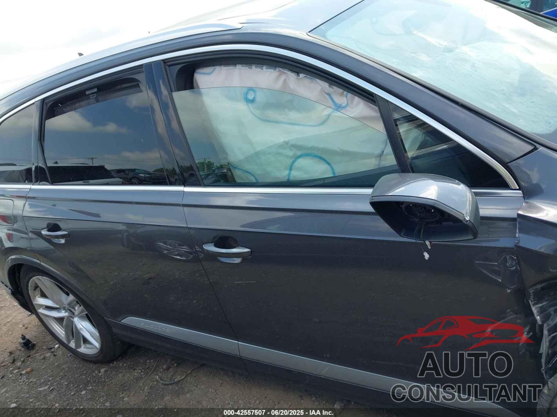 AUDI Q7 2018 - WA1VAAF75JD036199