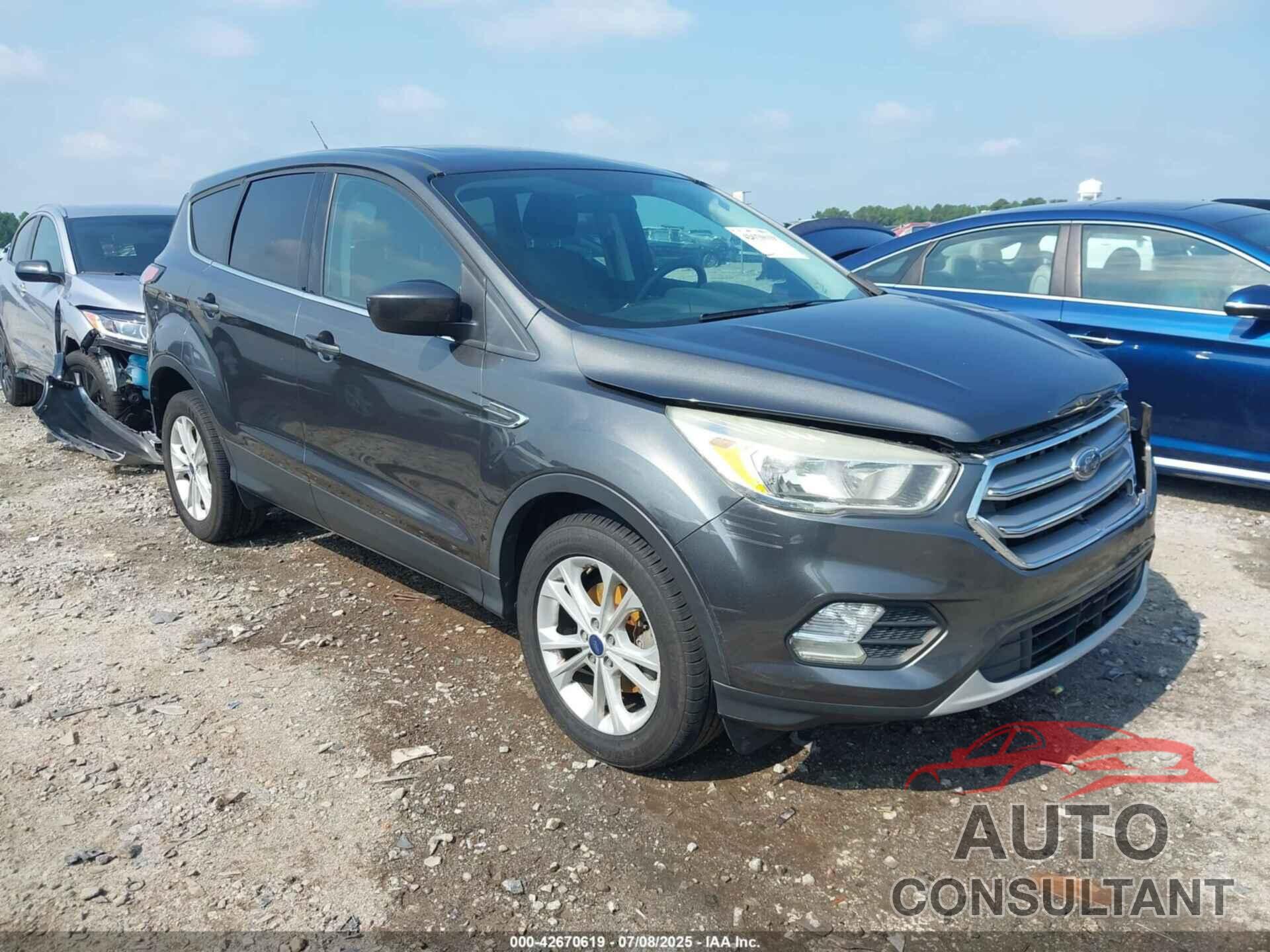 FORD ESCAPE 2017 - 1FMCU9G94HUC53445