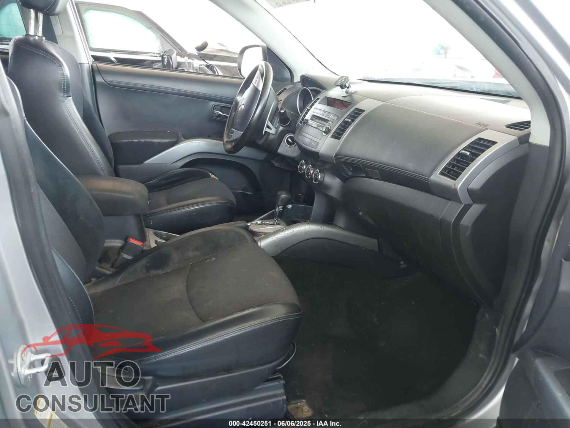 MITSUBISHI OUTLANDER 2011 - JA4JS4AX2BU033668
