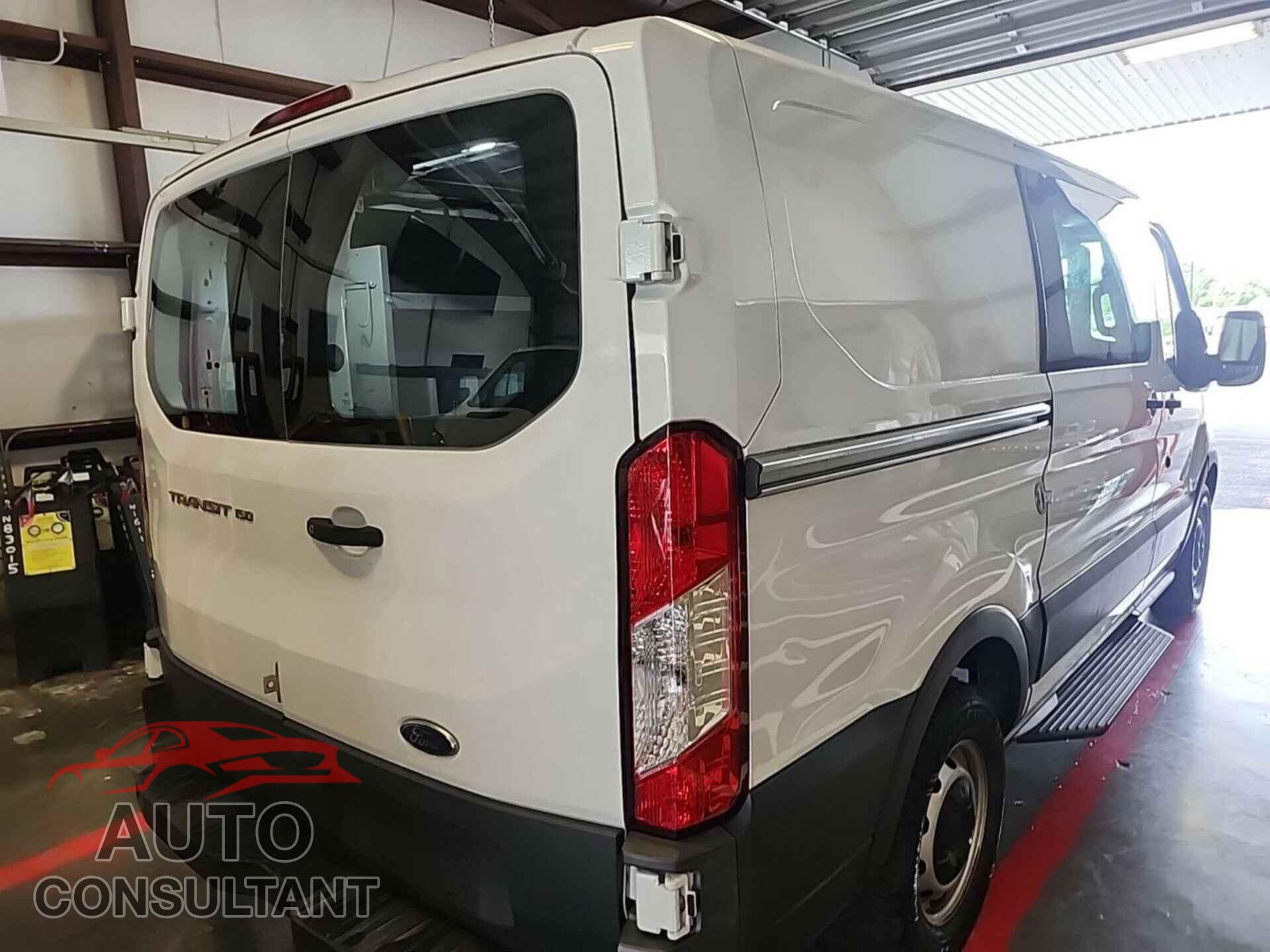 FORD TRANSIT 2018 - 1FTYE1YM1JKB52182
