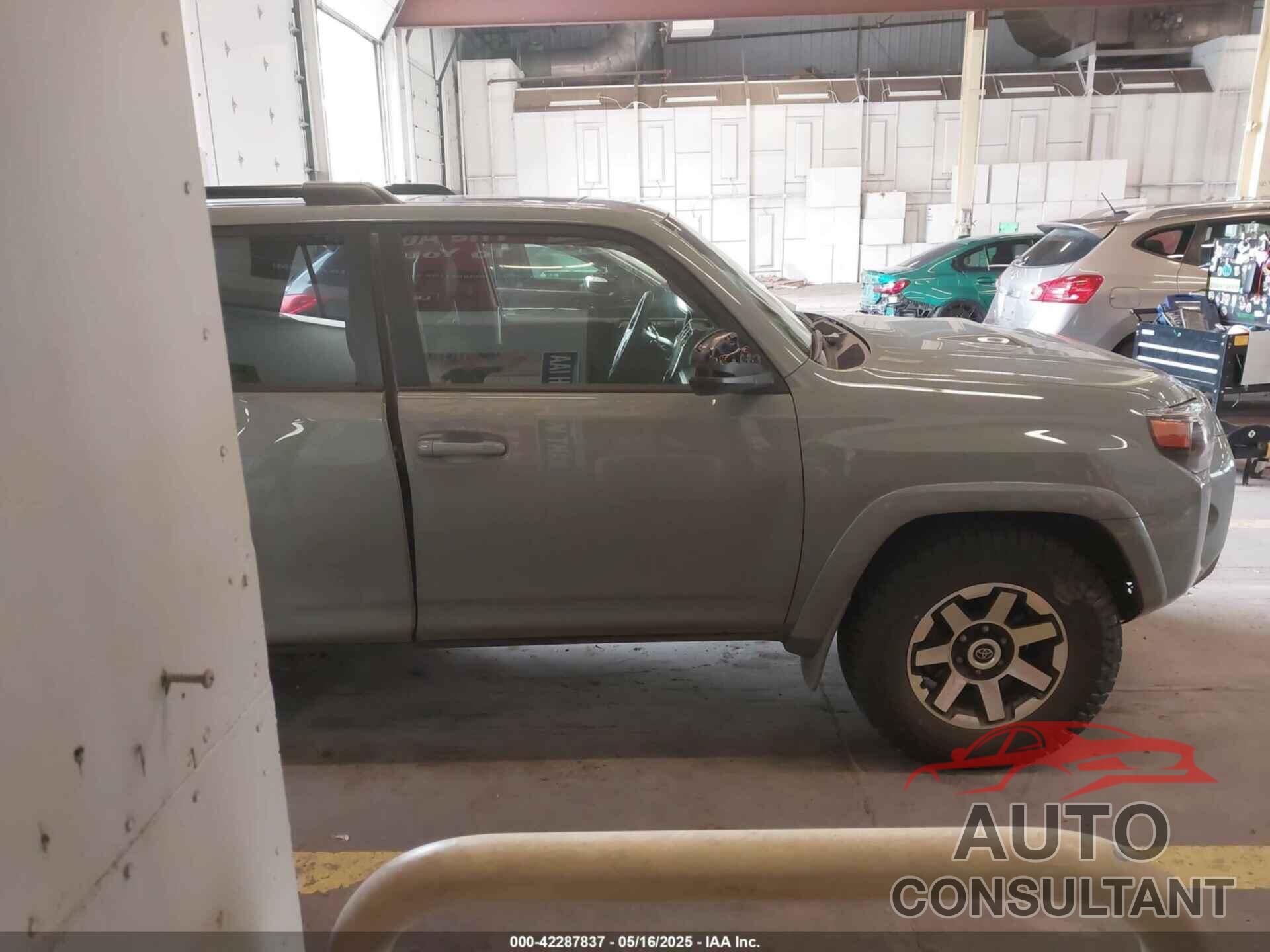 TOYOTA 4RUNNER 2023 - JTERU5JR5P6200817