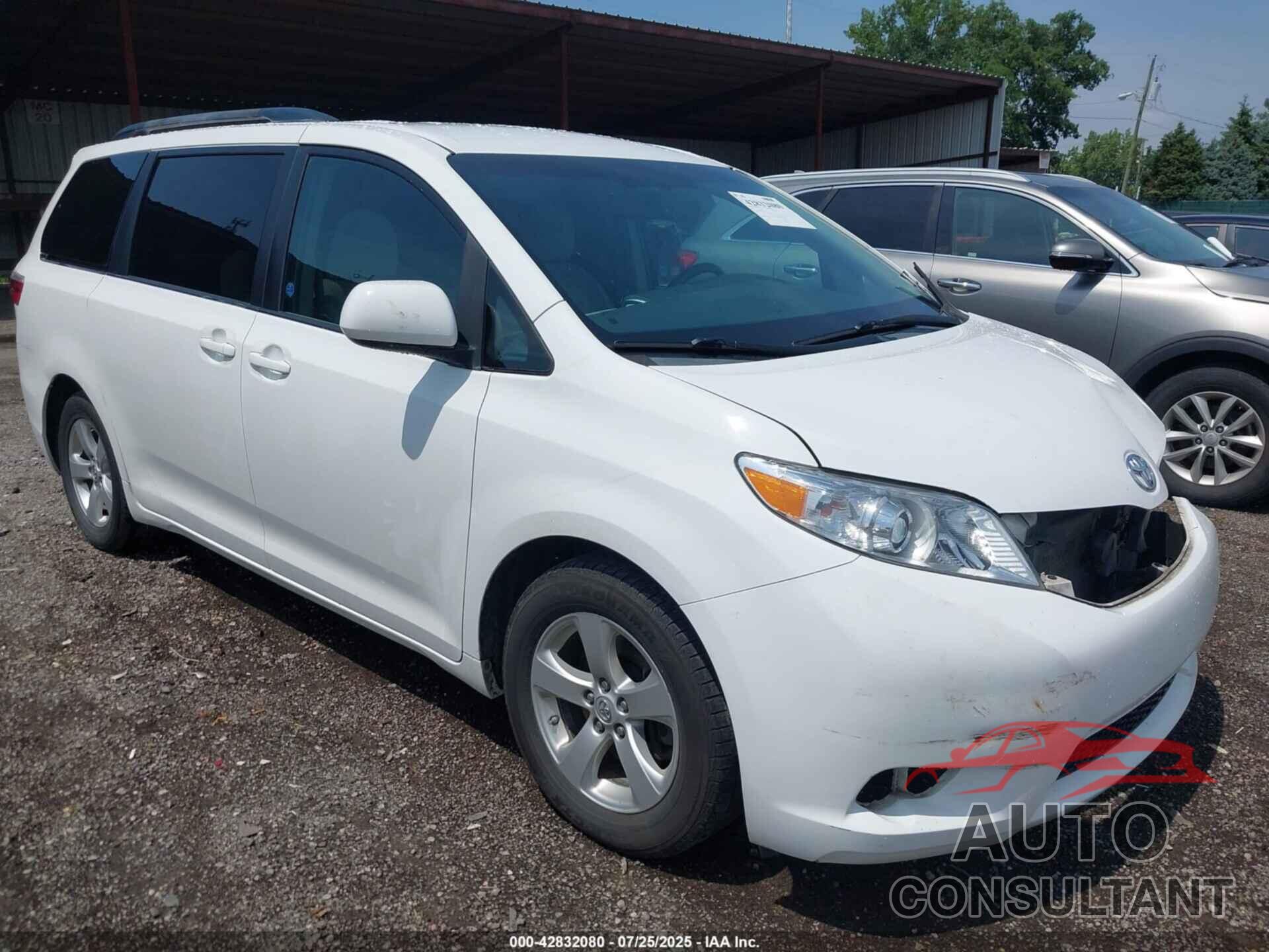TOYOTA SIENNA 2015 - 5TDKK3DC4FS622082
