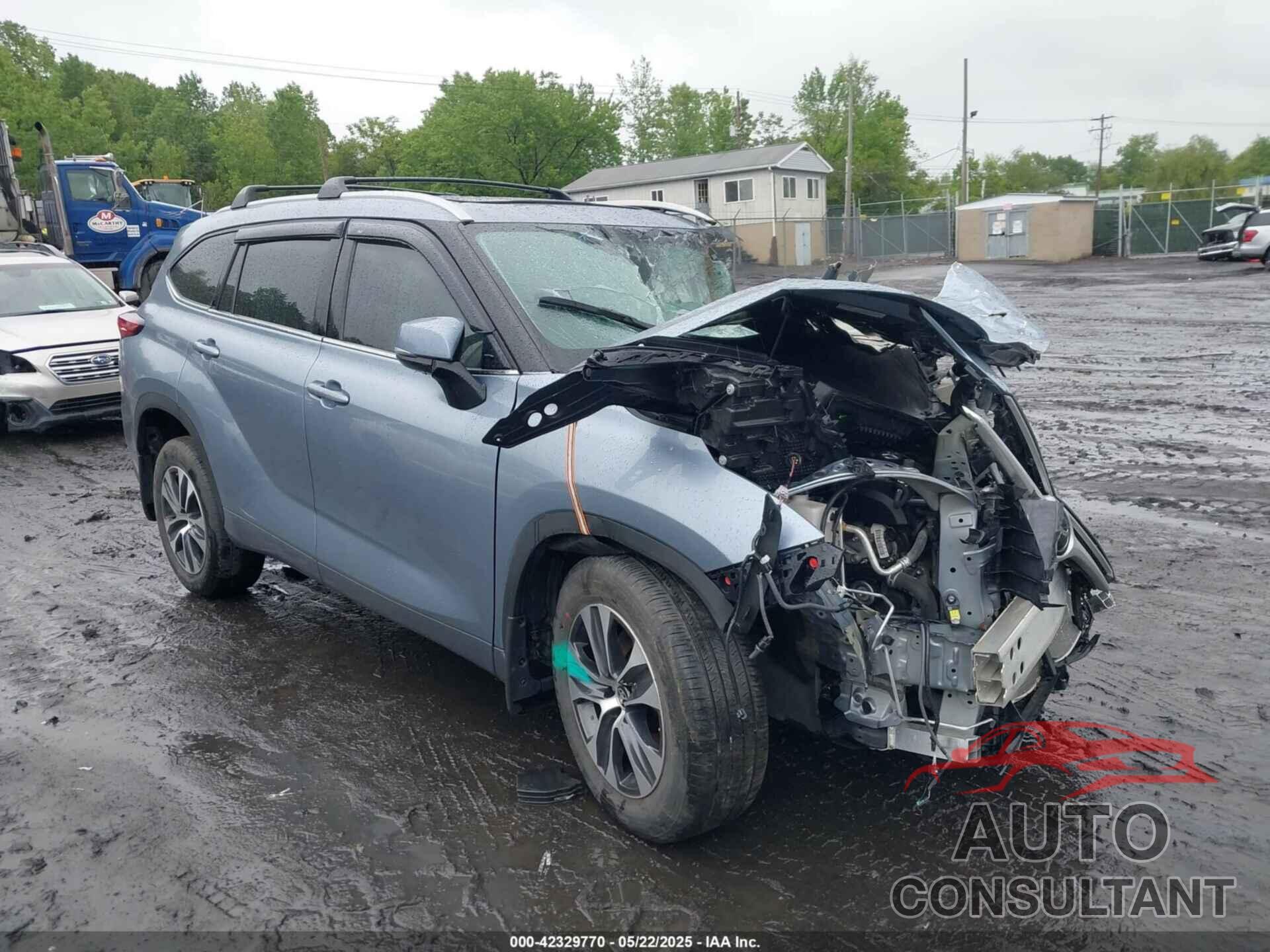 TOYOTA HIGHLANDER 2022 - 5TDHZRBH2NS191084