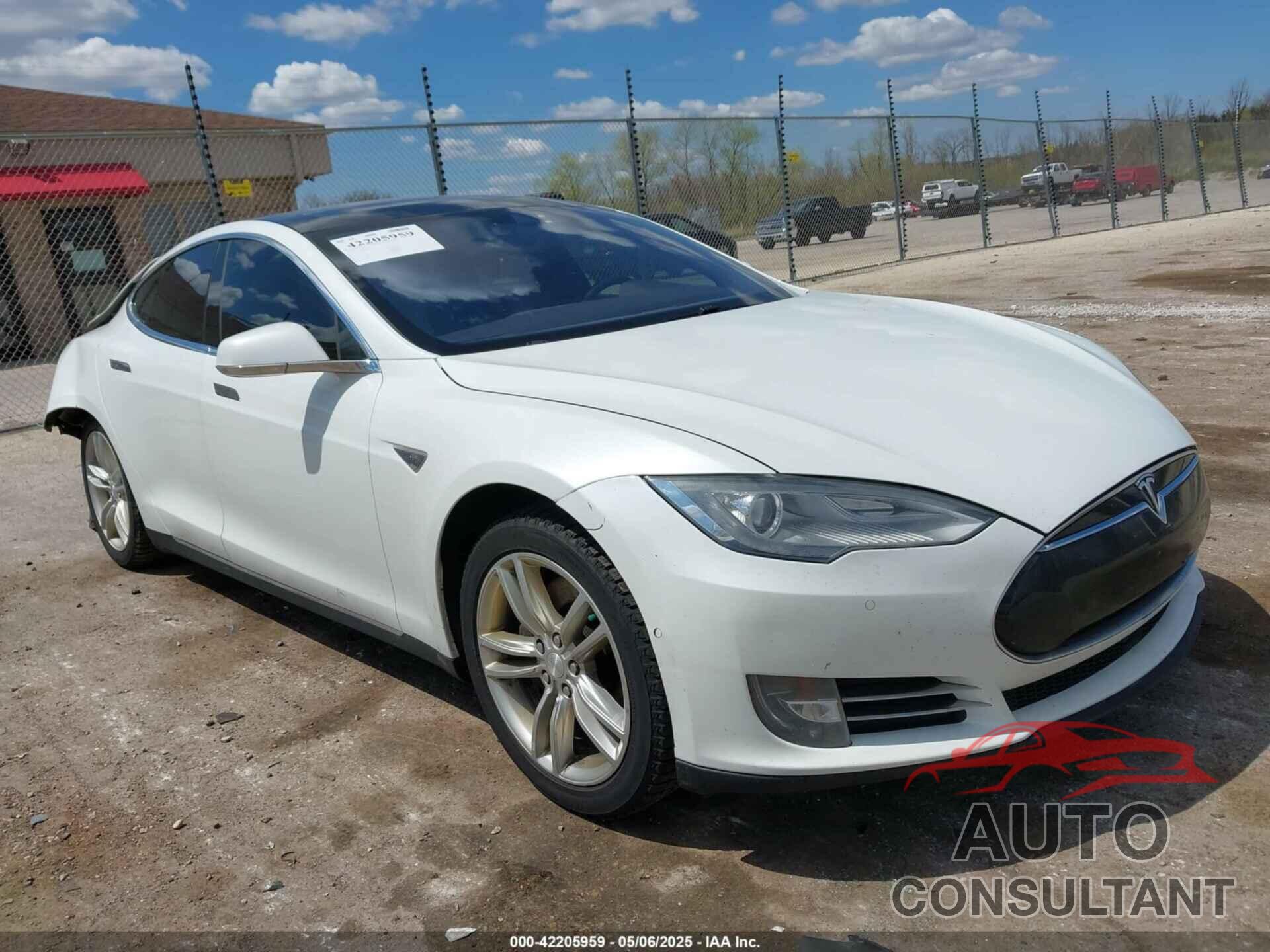 TESLA MODEL S 2015 - 5YJSA1H26FF084143
