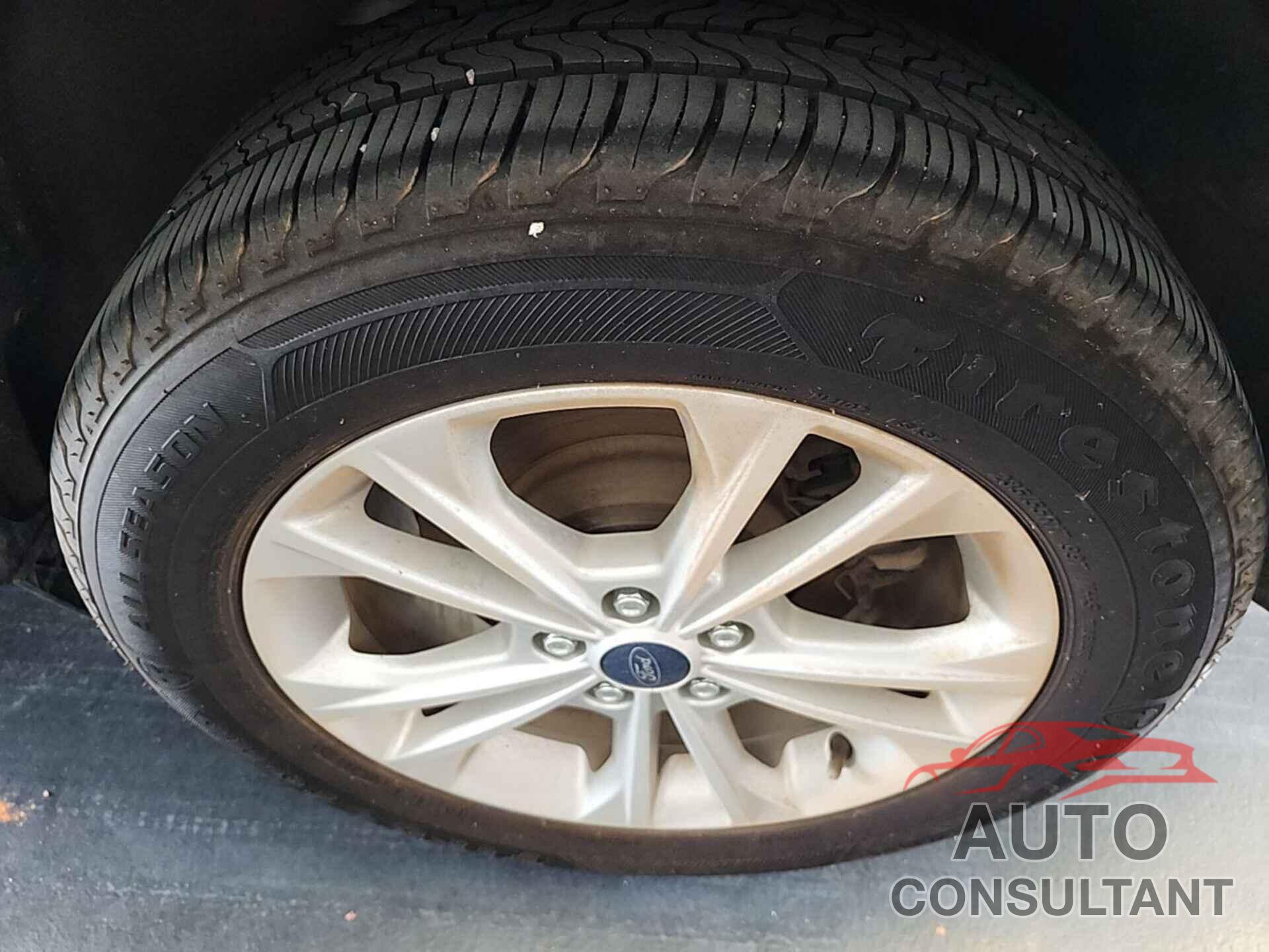 FORD ESCAPE 2019 - 1FMCU0GD0KUC07828