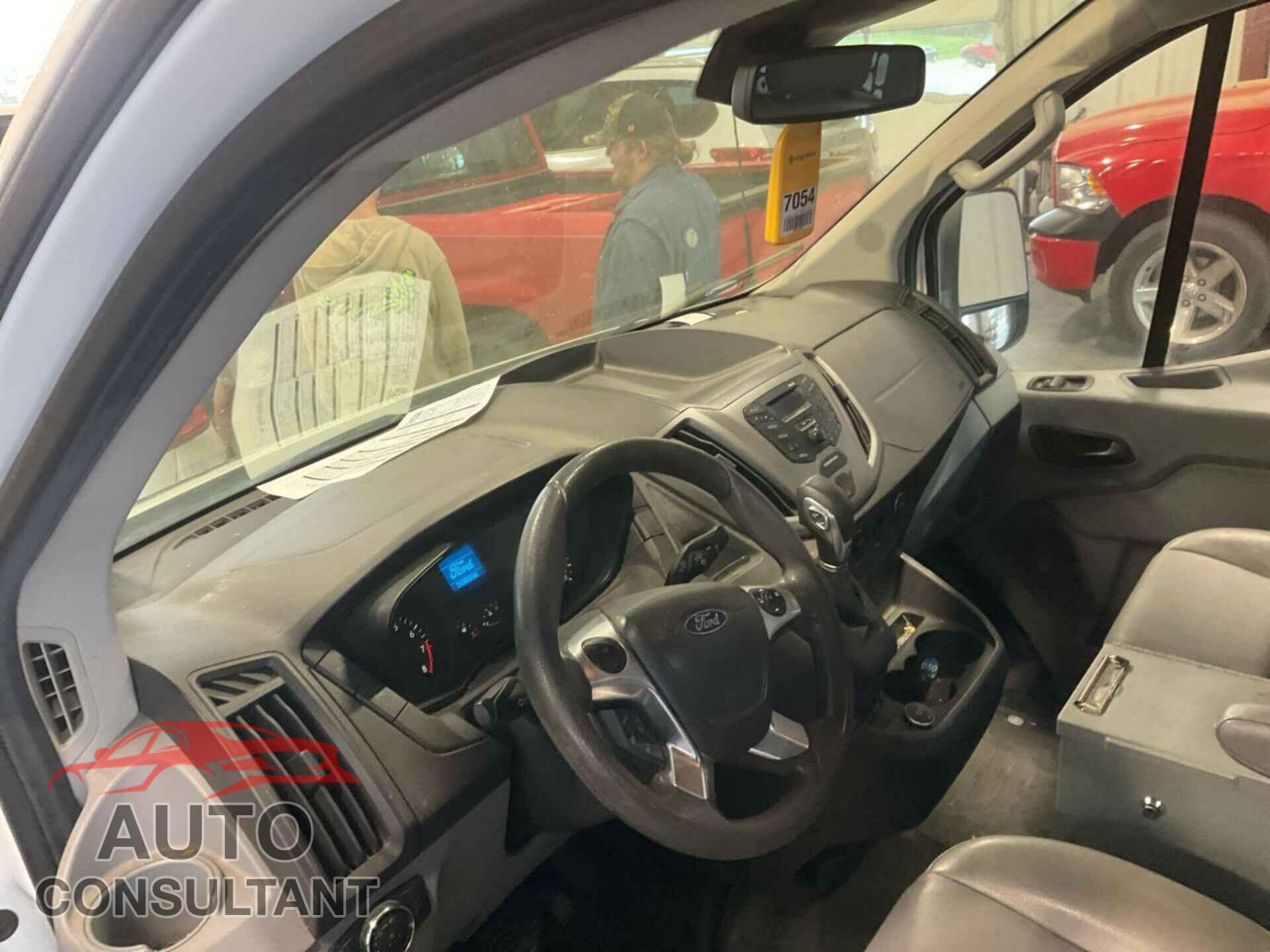 FORD TRANSIT 2018 - 1FTYE1YM8JKB52017