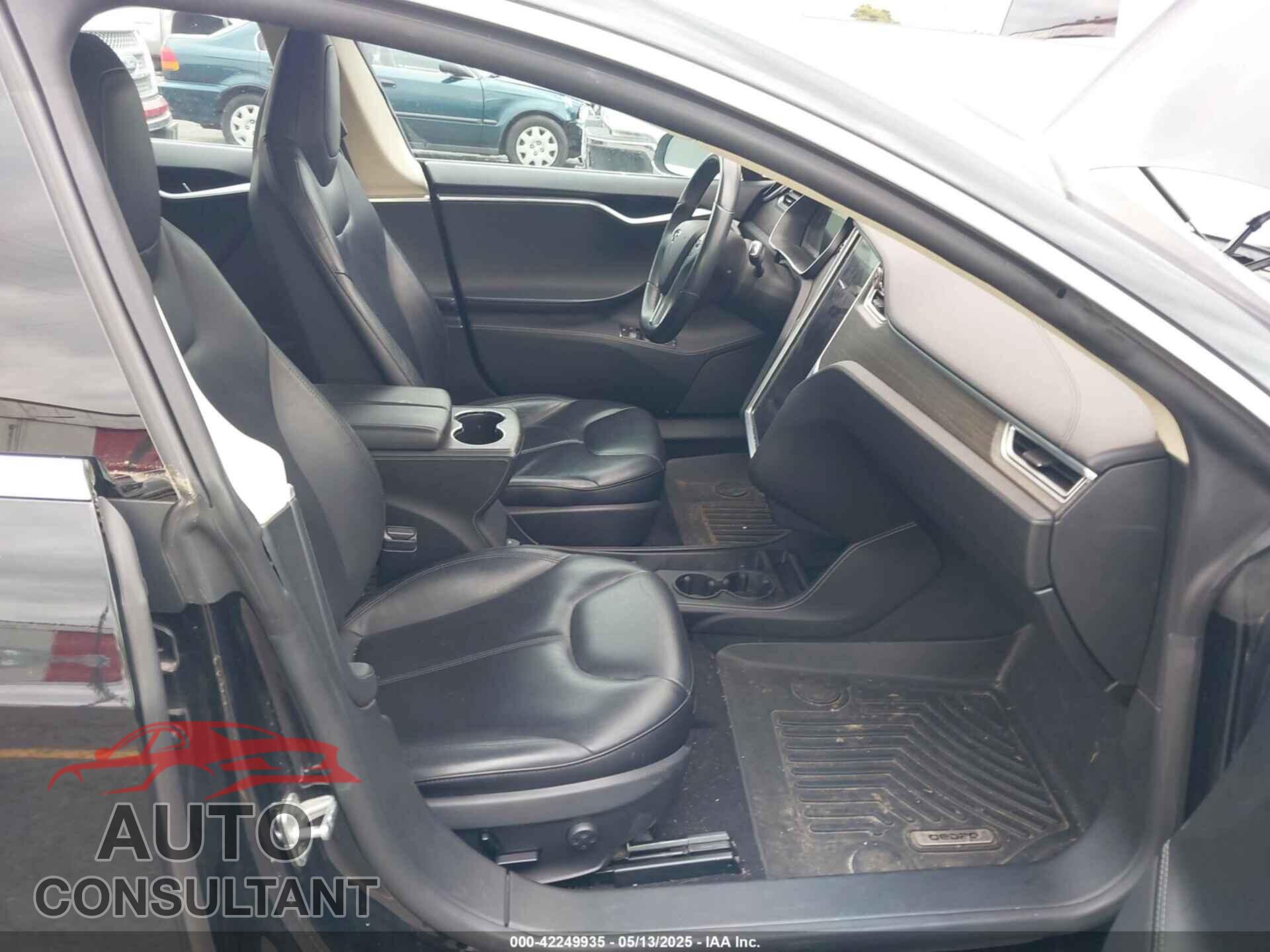 TESLA MODEL S 2014 - 5YJSA1H10EFP48975