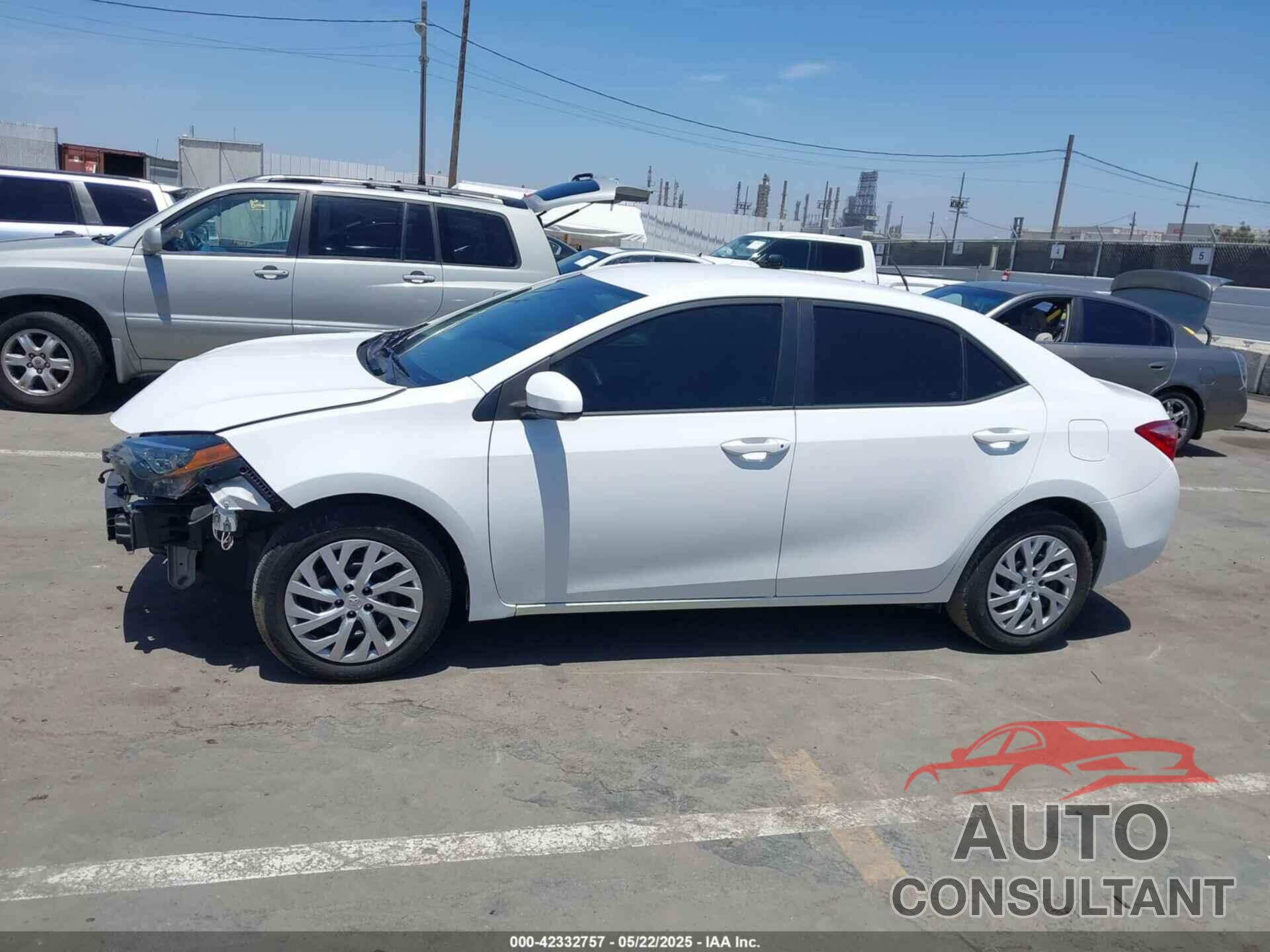 TOYOTA COROLLA 2018 - 5YFBURHE9JP835586