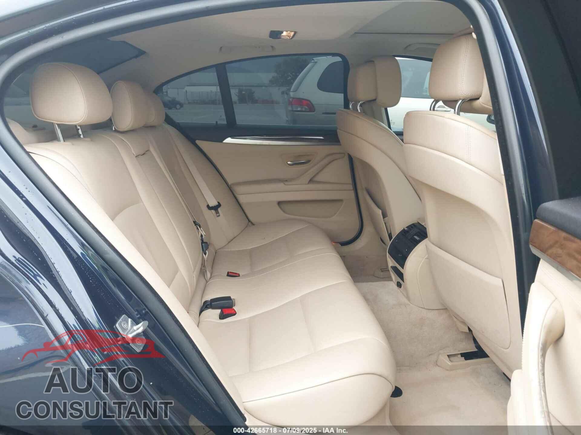 BMW 528I 2012 - WBAXH5C59CDW04734