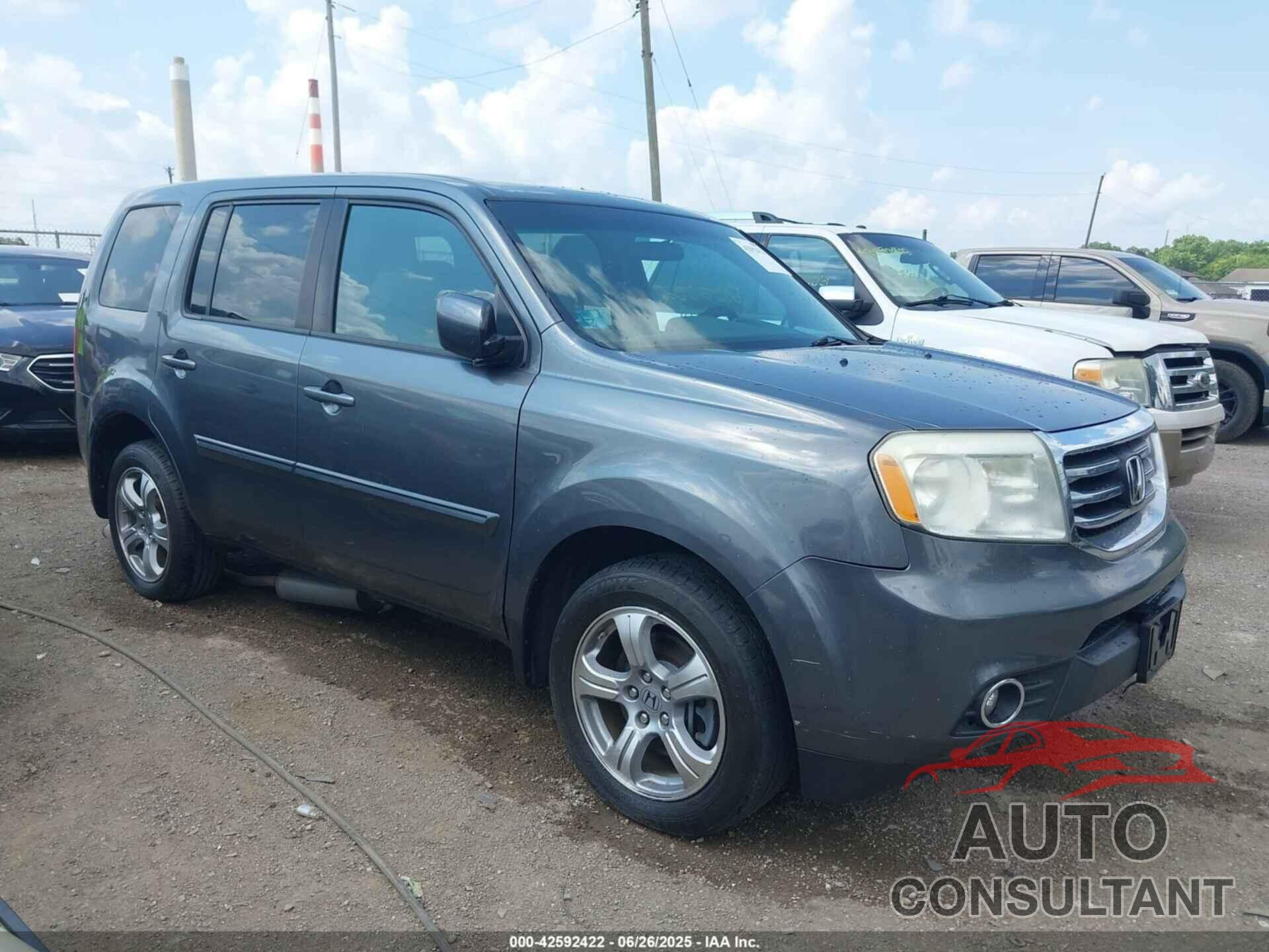 HONDA PILOT 2013 - 5FNYF3H44DB004229
