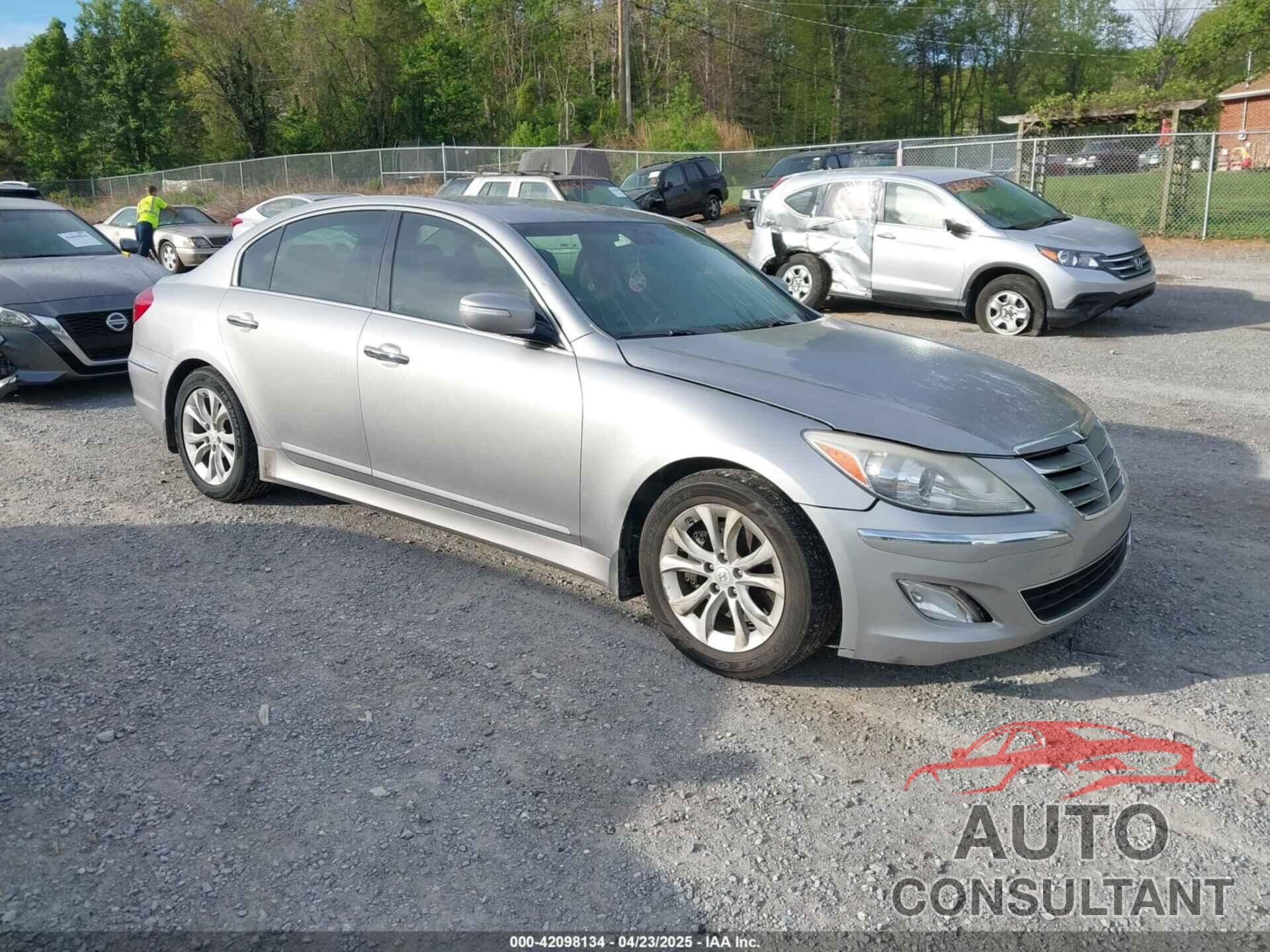 HYUNDAI GENESIS 2013 - KMHGC4DDXDU248311