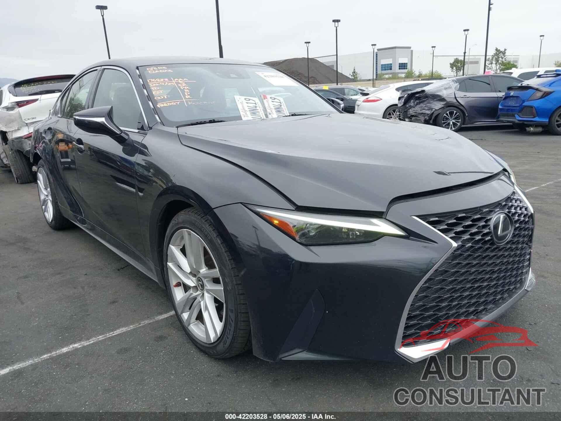LEXUS IS 300 2021 - JTHAA1D29M5111530