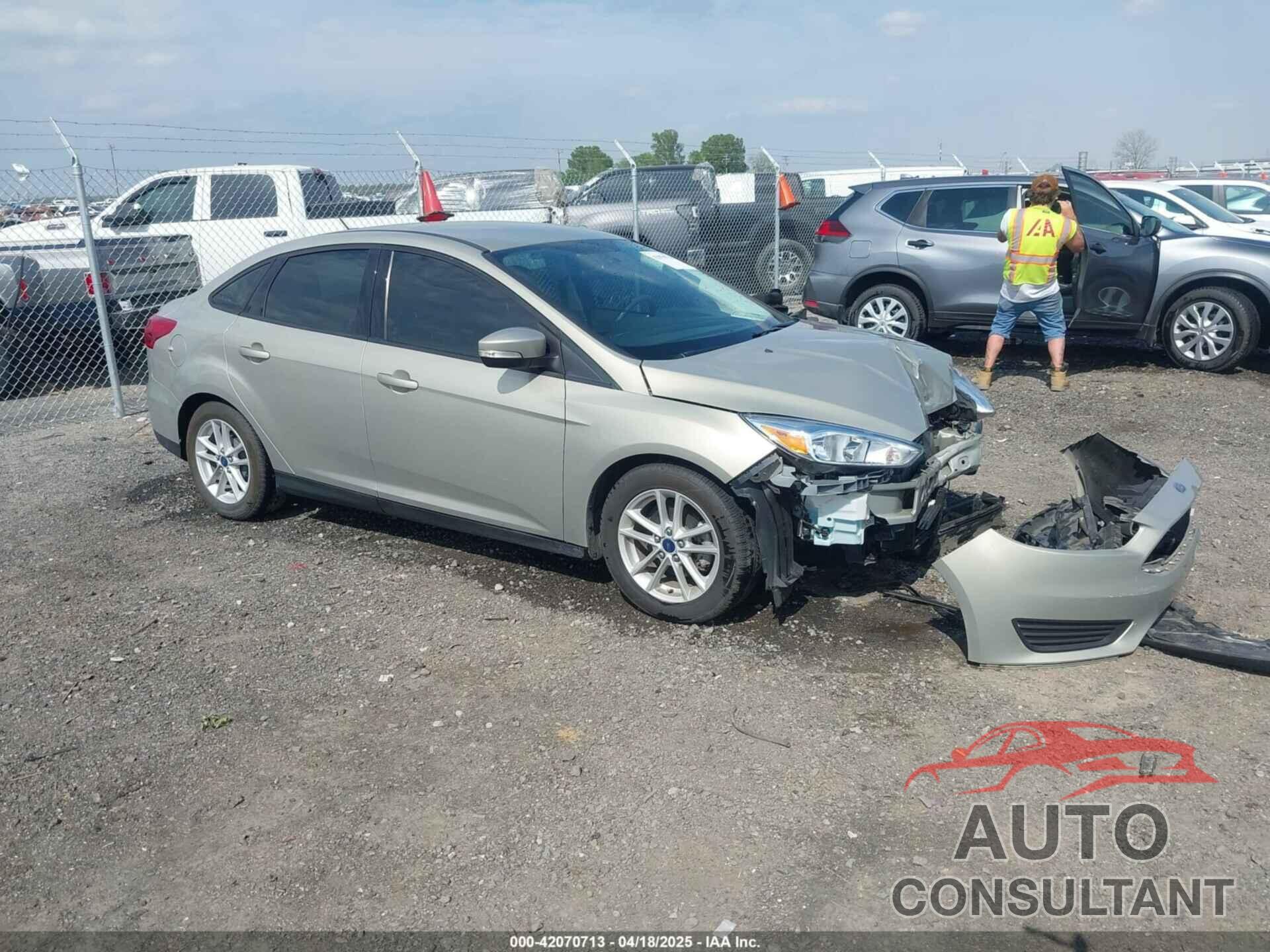 FORD FOCUS 2015 - 1FADP3F26FL209022