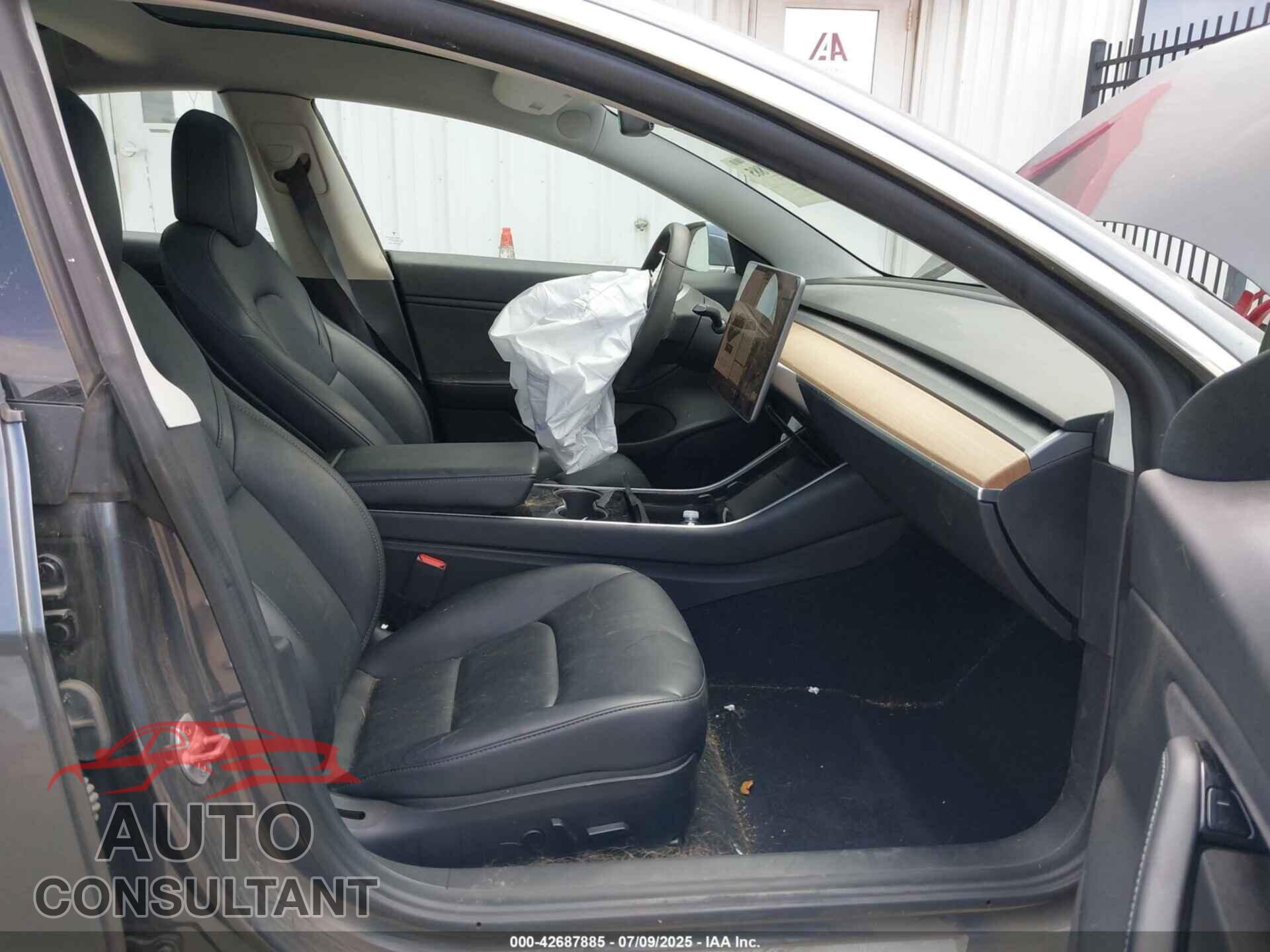 TESLA MODEL 3 2020 - 5YJ3E1EB7LF663182
