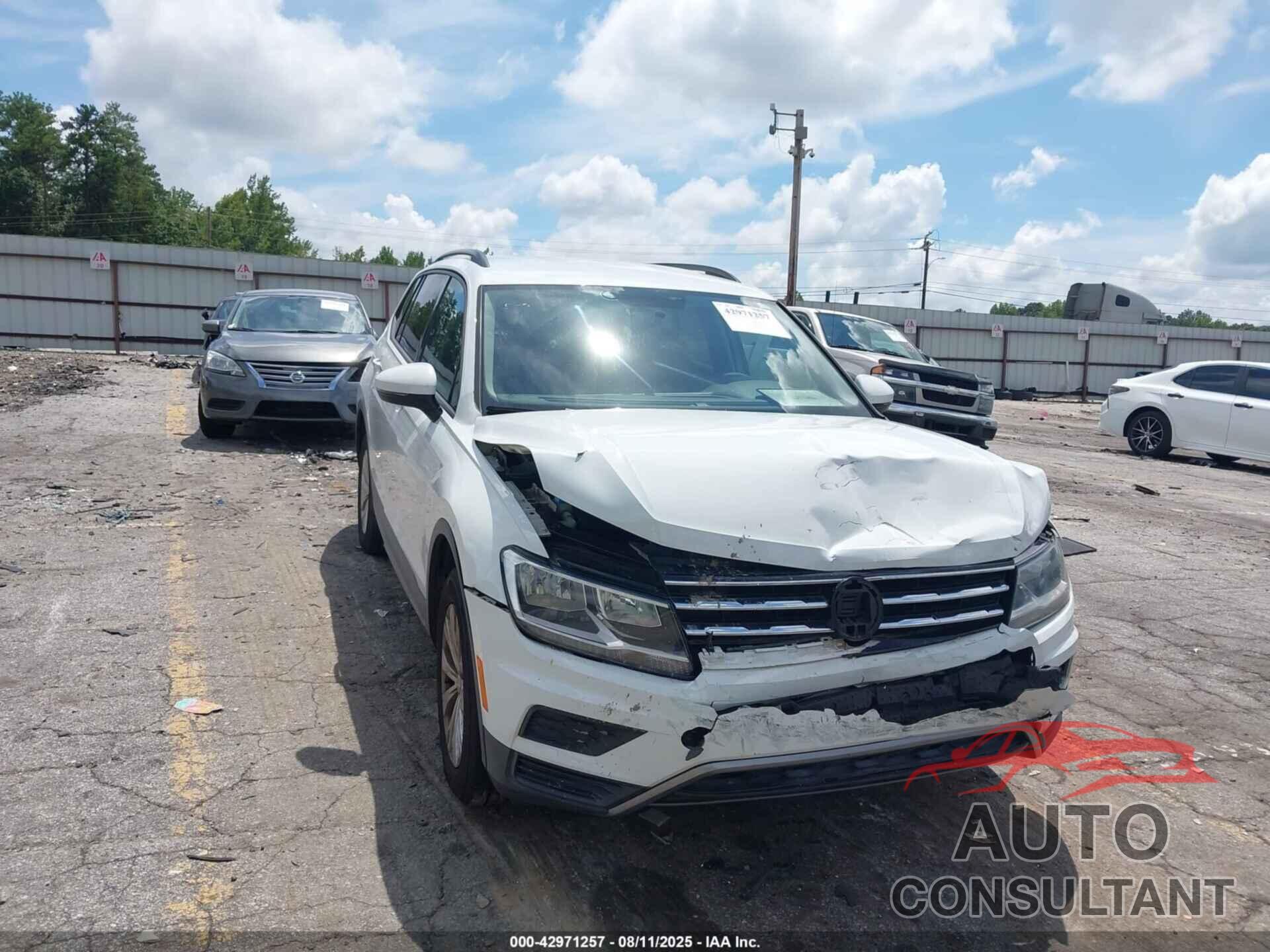 VOLKSWAGEN TIGUAN 2018 - 3VV1B7AX8JM077833