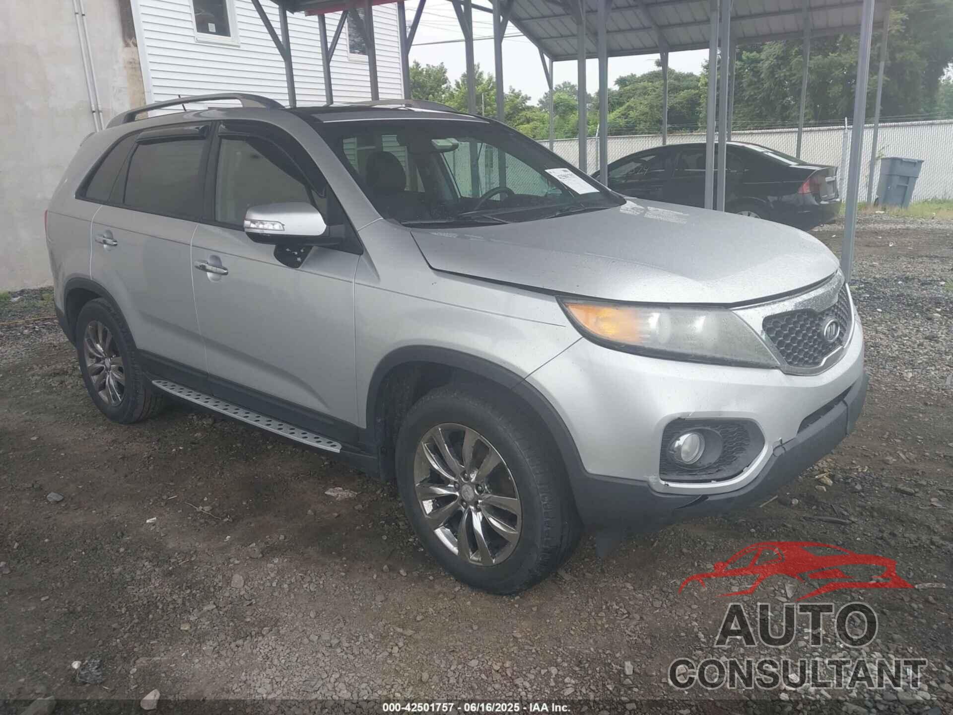 KIA SORENTO 2011 - 5XYKU4A22BG178008