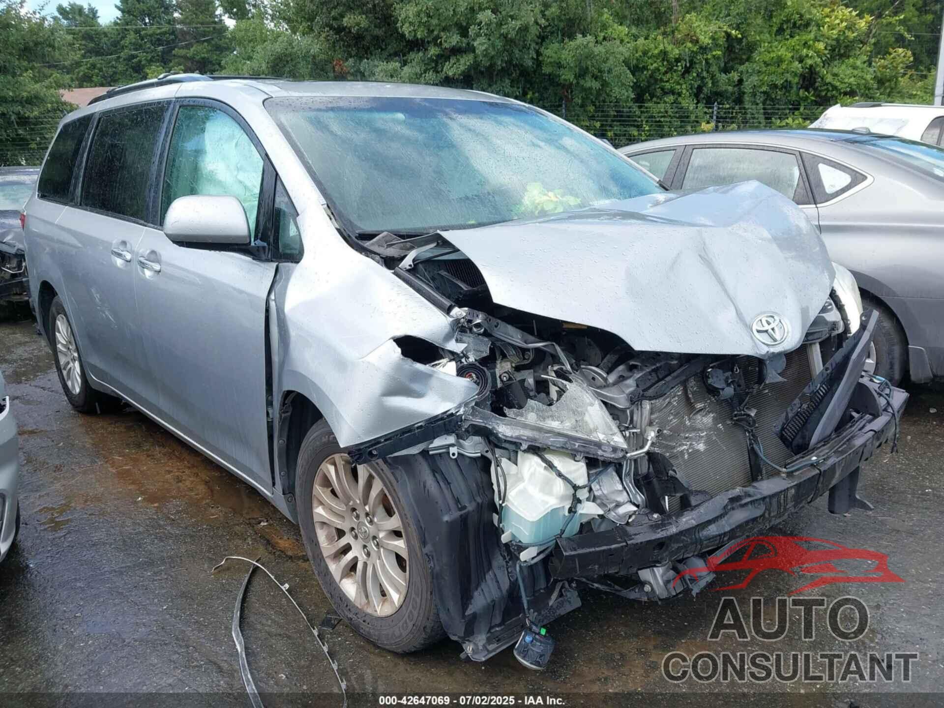 TOYOTA SIENNA 2015 - 5TDYK3DC6FS568763