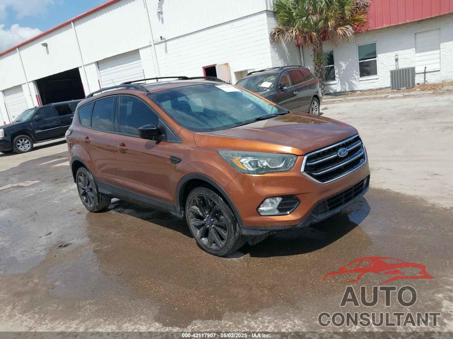 FORD ESCAPE 2017 - 1FMCU0GD8HUC60589