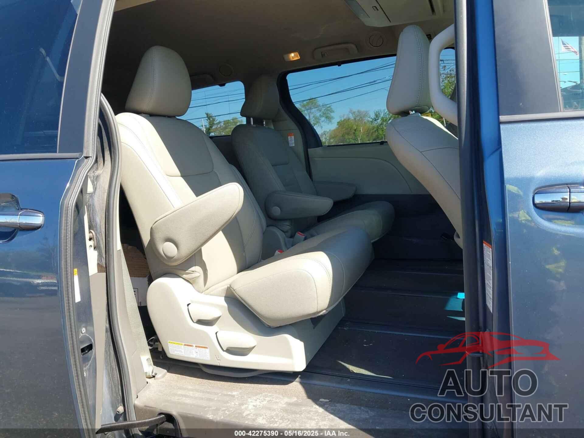 TOYOTA SIENNA 2017 - 5TDDZ3DC4HS156287