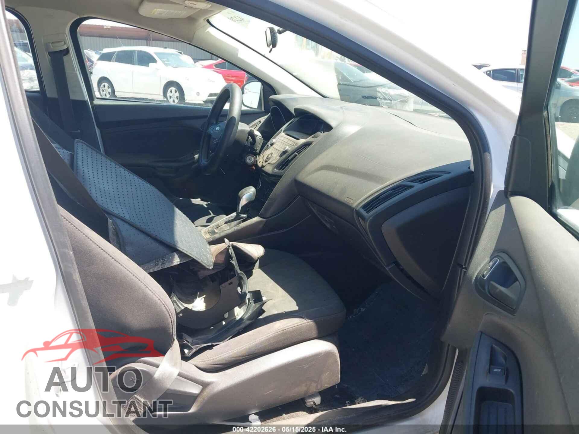 FORD FOCUS 2017 - 1FADP3E27HL284980