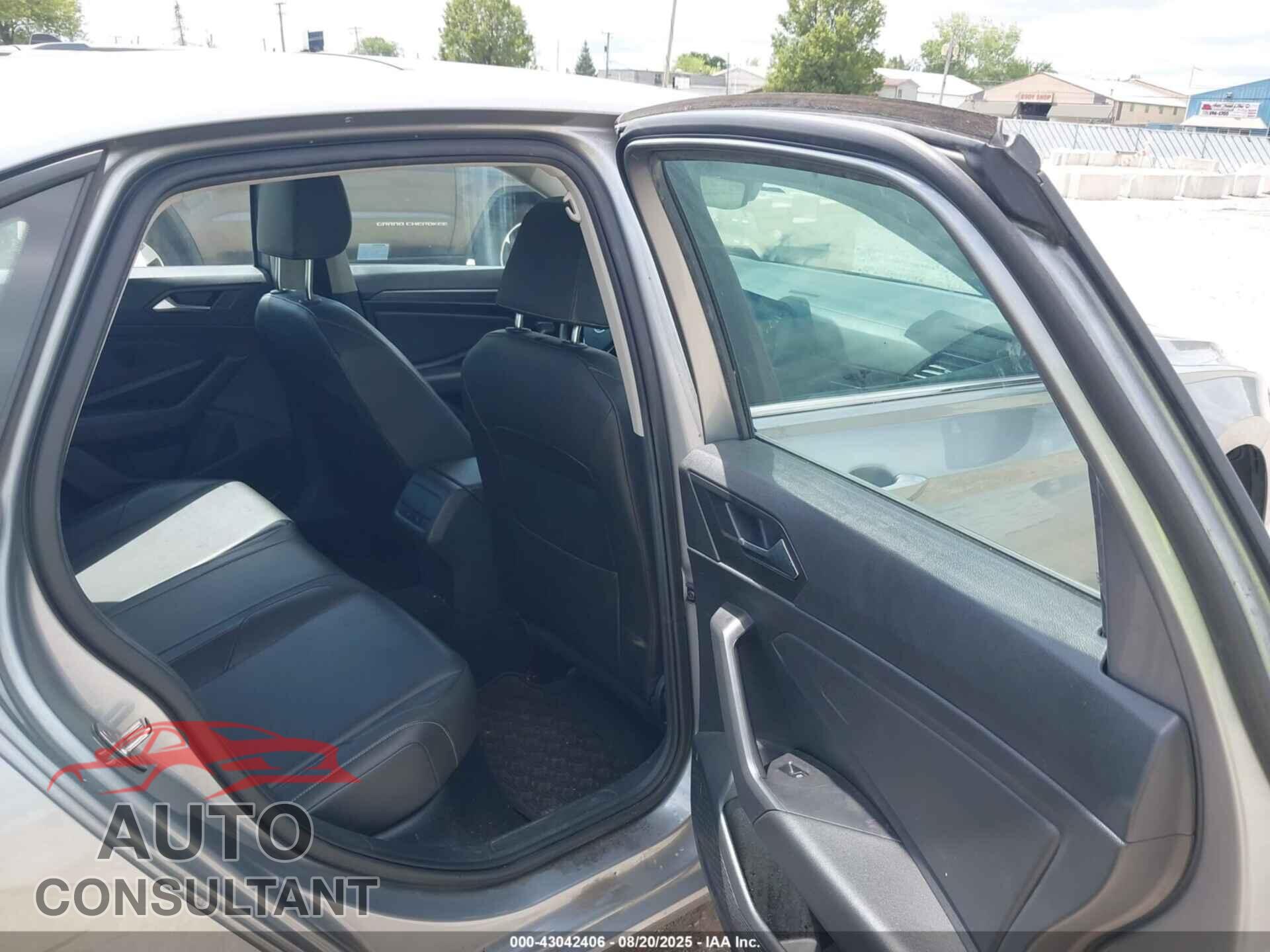 VOLKSWAGEN JETTA 2020 - 3VWE57BU1LM093612