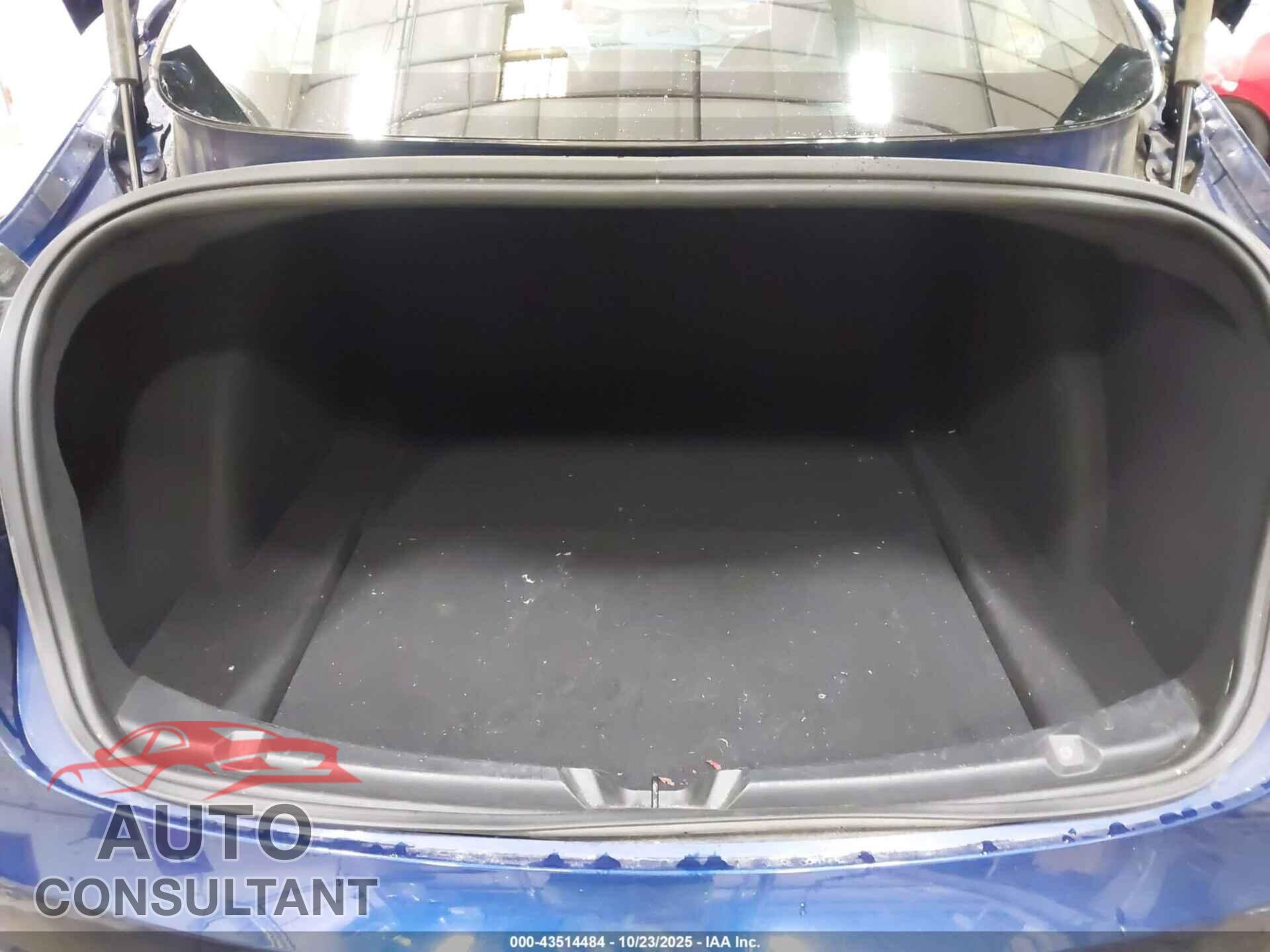 TESLA MODEL 3 2018 - 5YJ3E1EB2JF090155