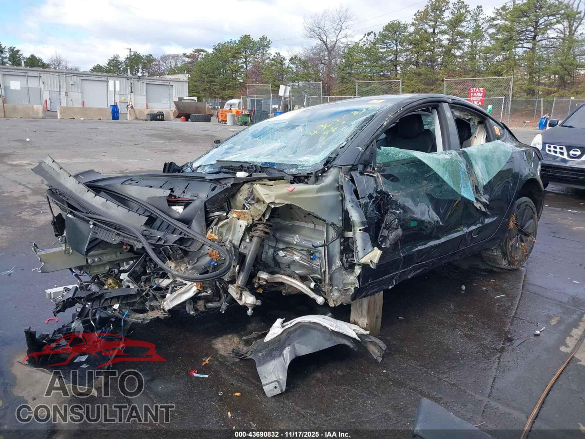 TESLA MODEL 3 2024 - 5YJ3E1EAXRF735542
