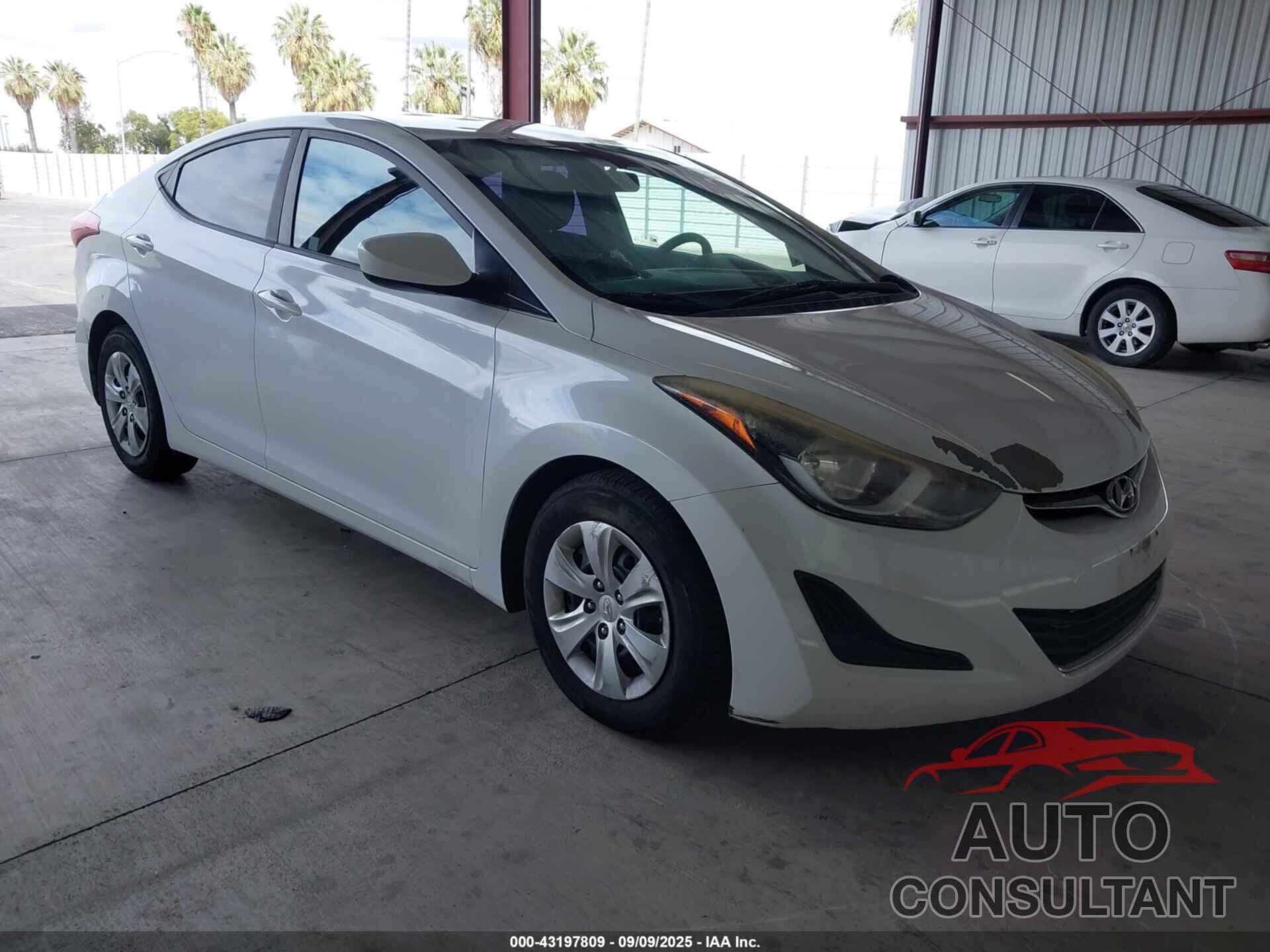 HYUNDAI ELANTRA 2016 - 5NPDH4AE5GH693107