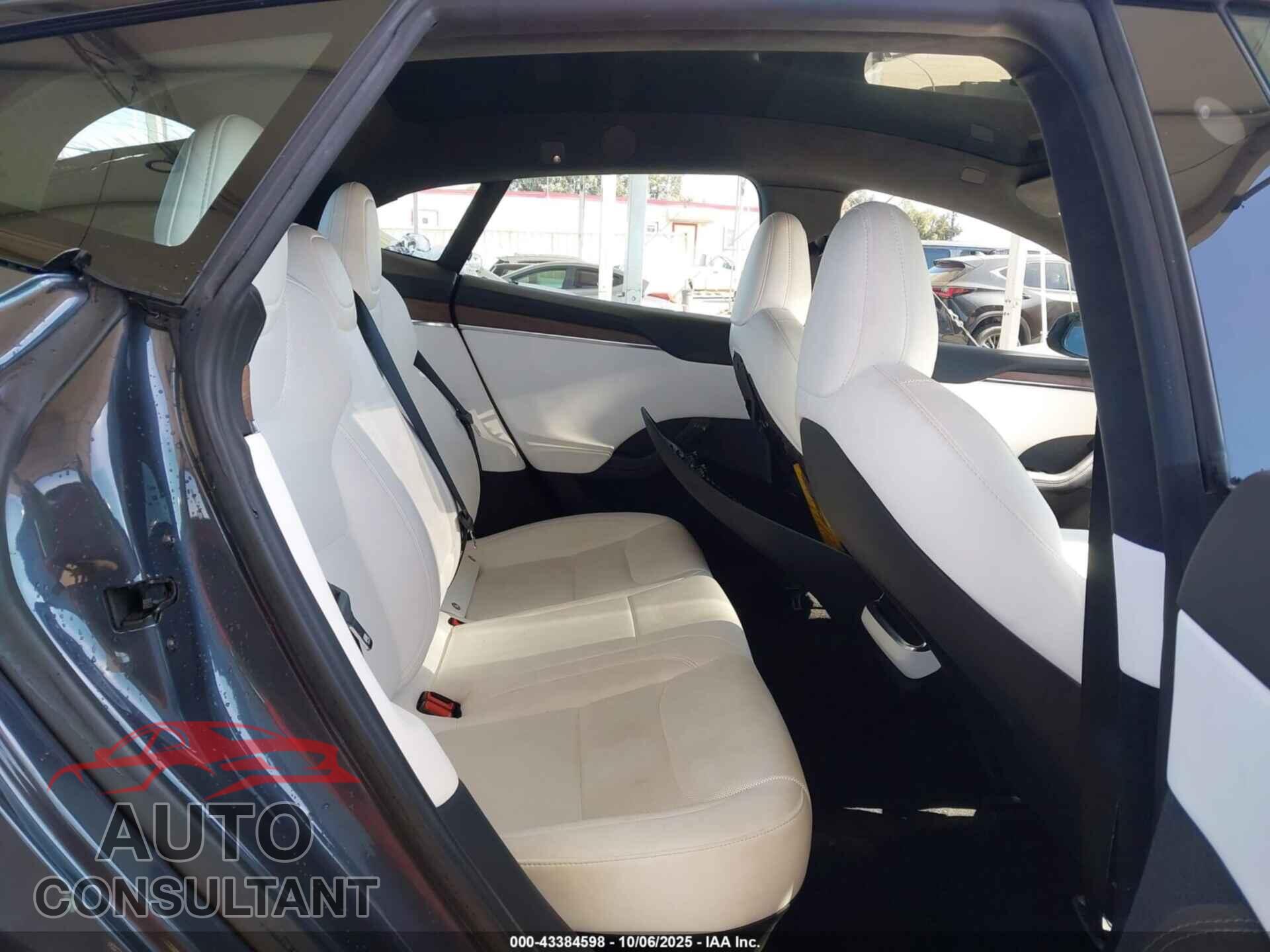 TESLA MODEL S 2023 - 5YJSA1E50PF500008