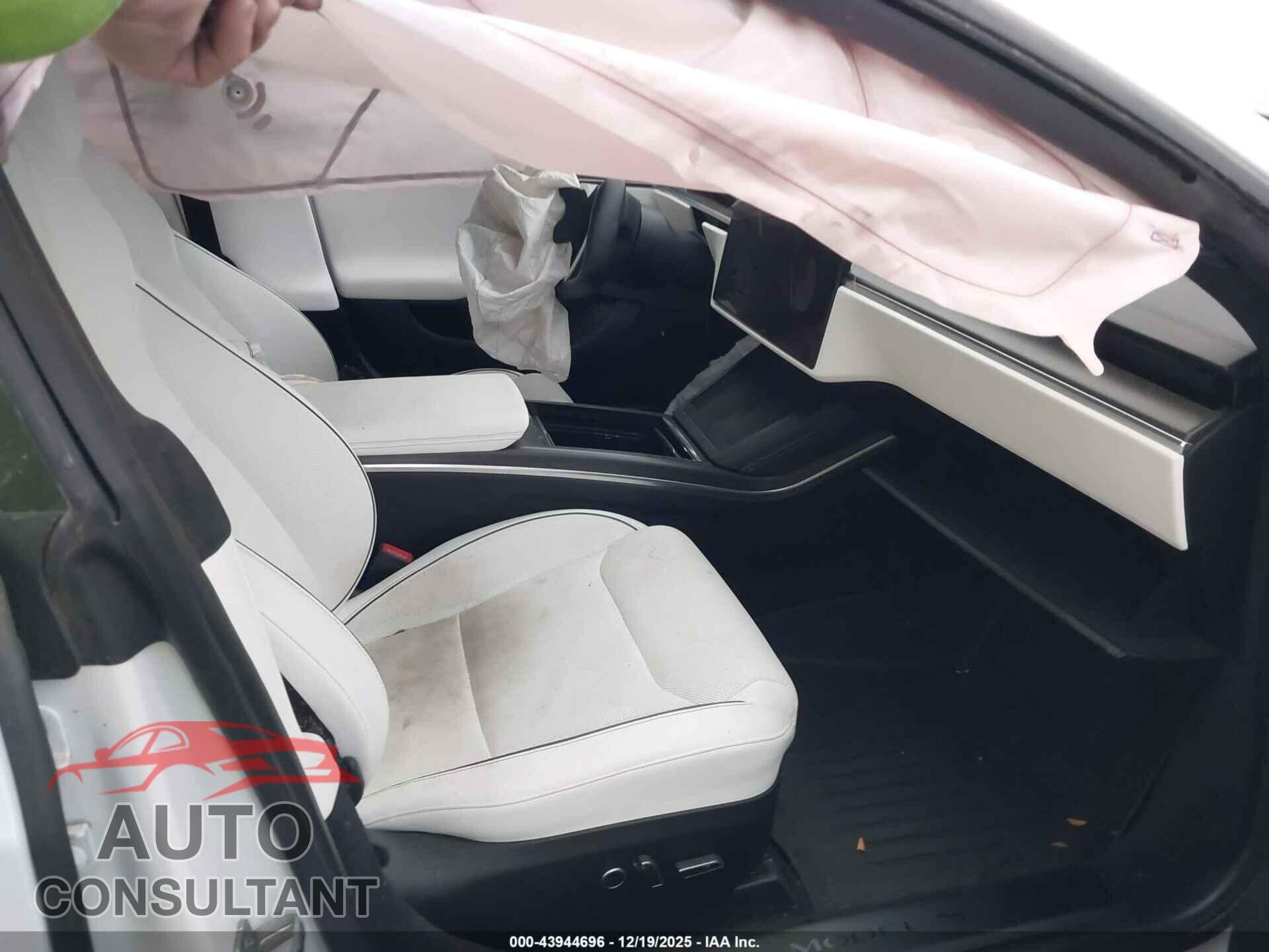 TESLA MODEL S 2023 - 5YJSA1E68PF508382