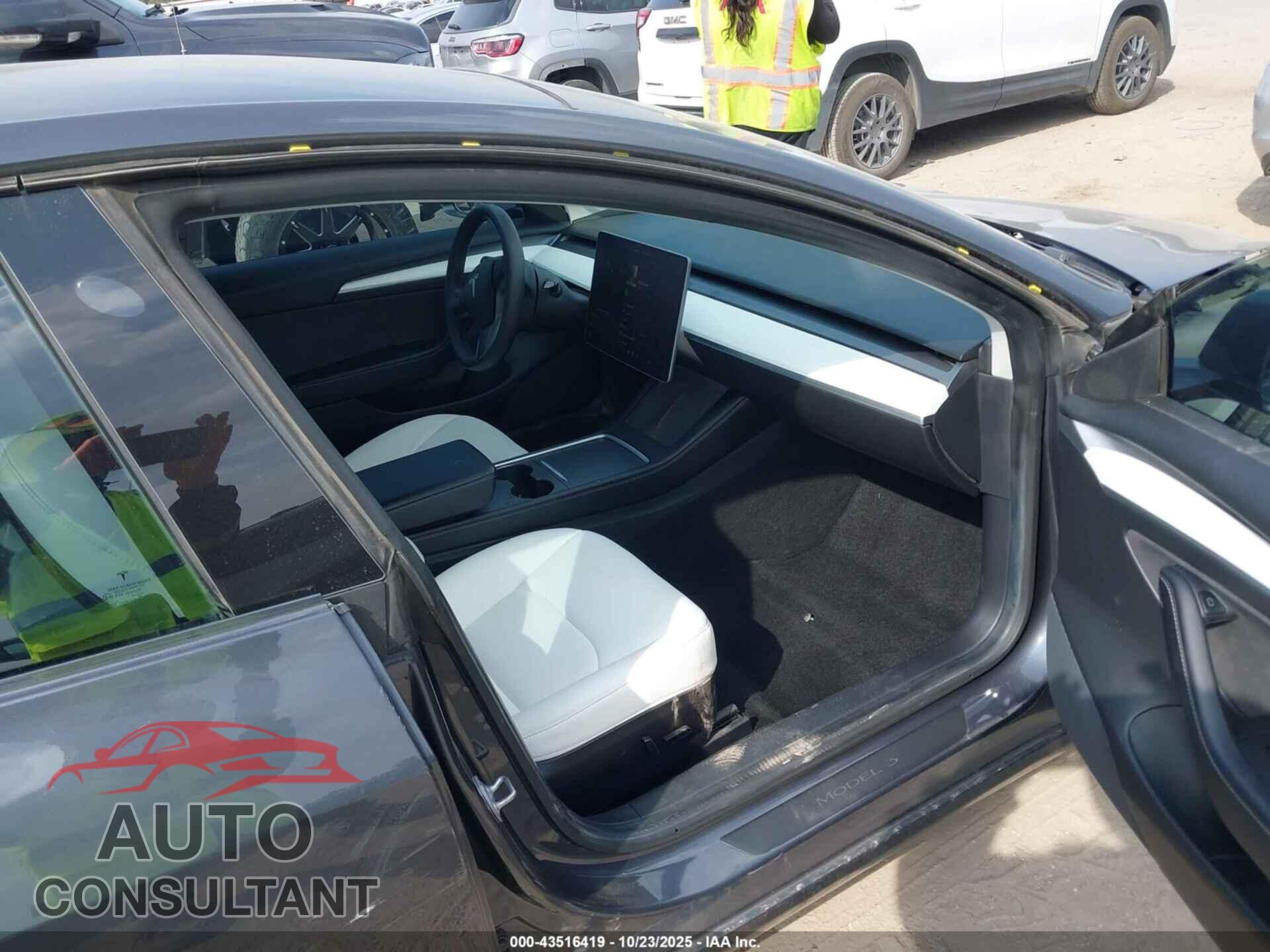 TESLA MODEL 3 2021 - 5YJ3E1EB0MF062004