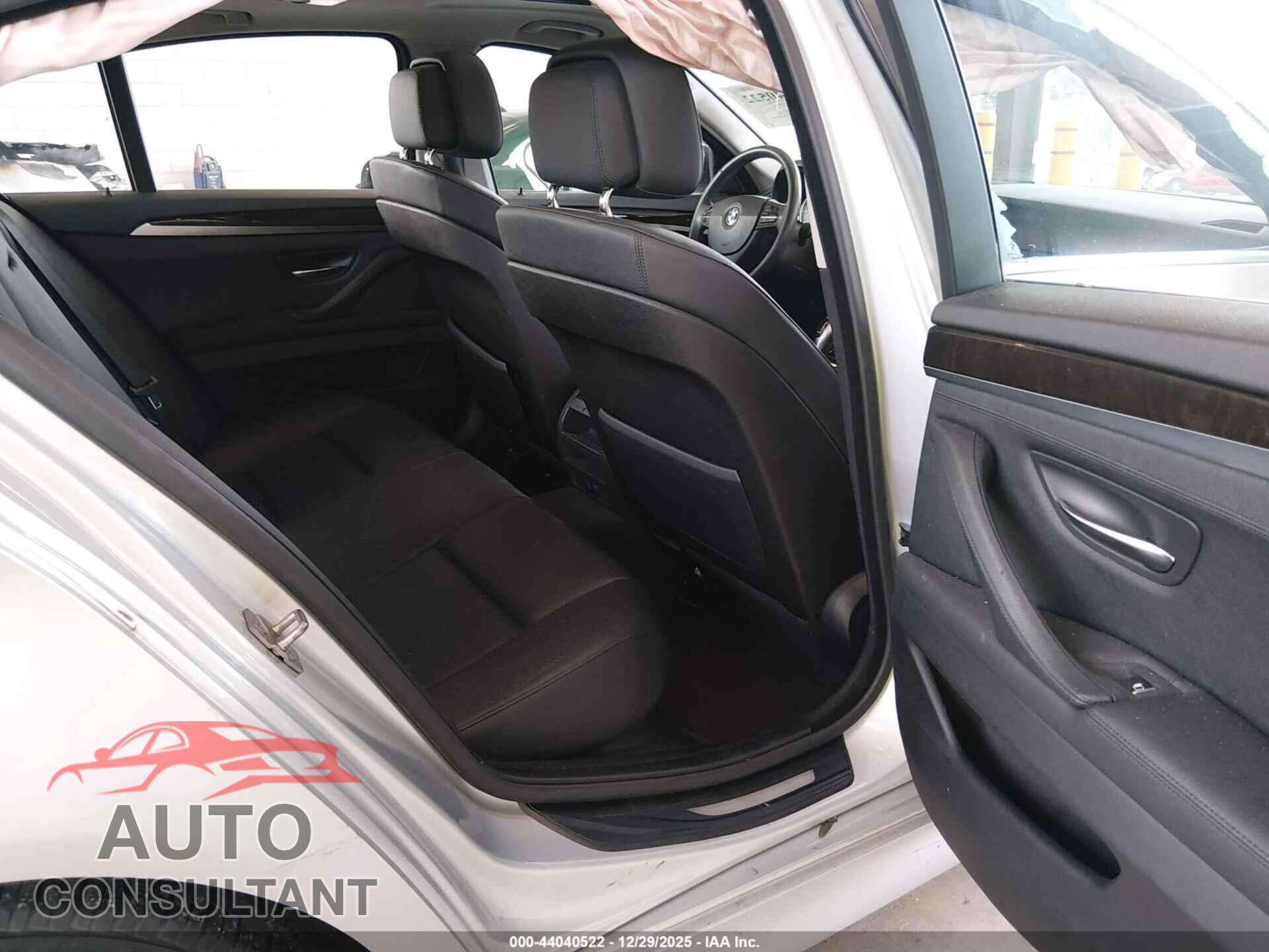 BMW 528I 2012 - WBAXH5C59CDW05656