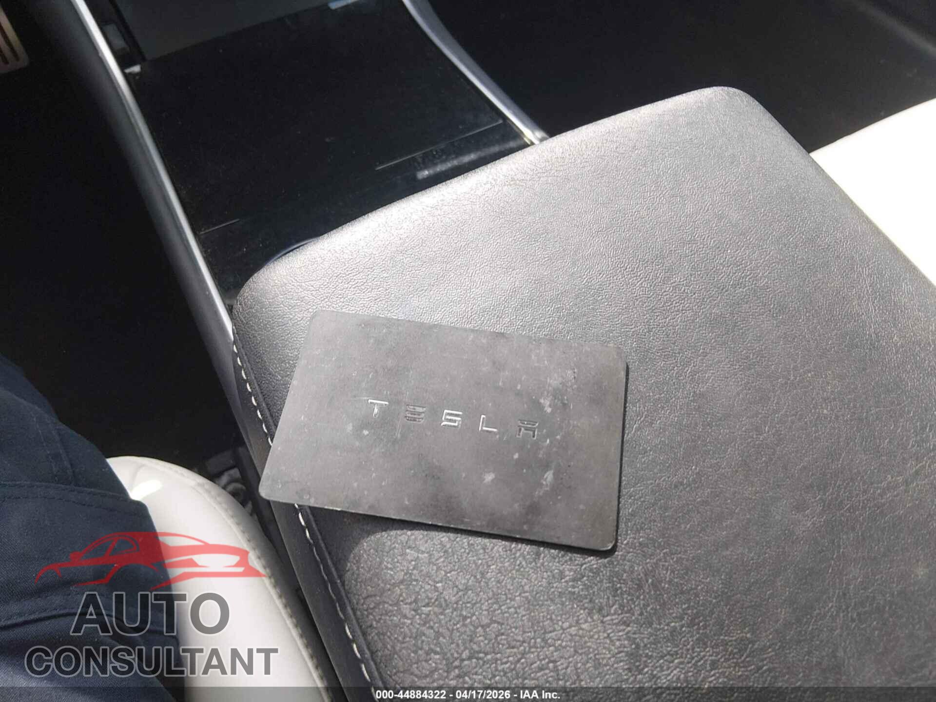 TESLA MODEL 3 2018 - 5YJ3E1EB7JF082309