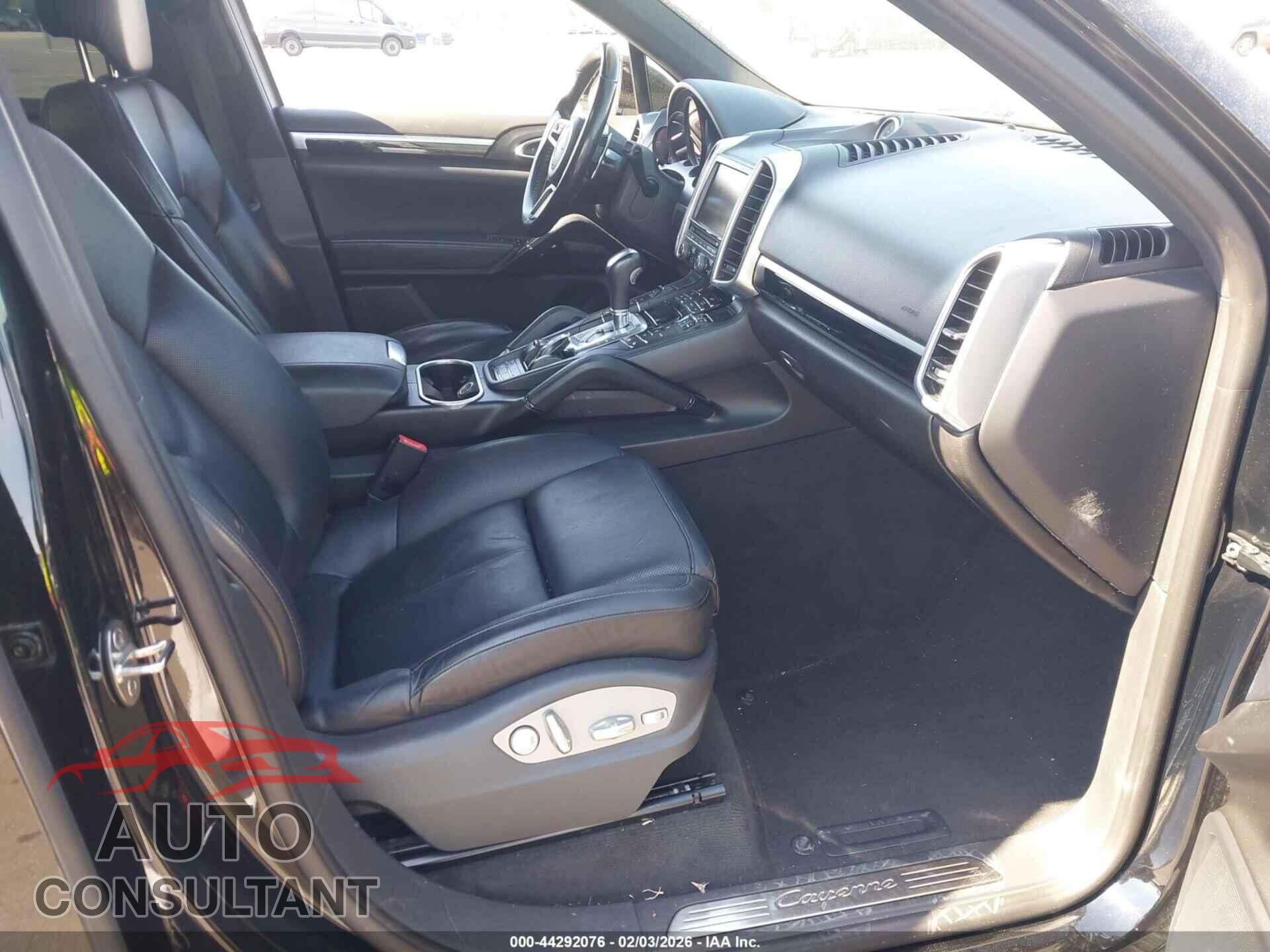 PORSCHE CAYENNE 2016 - WP1AA2A28GLA03863