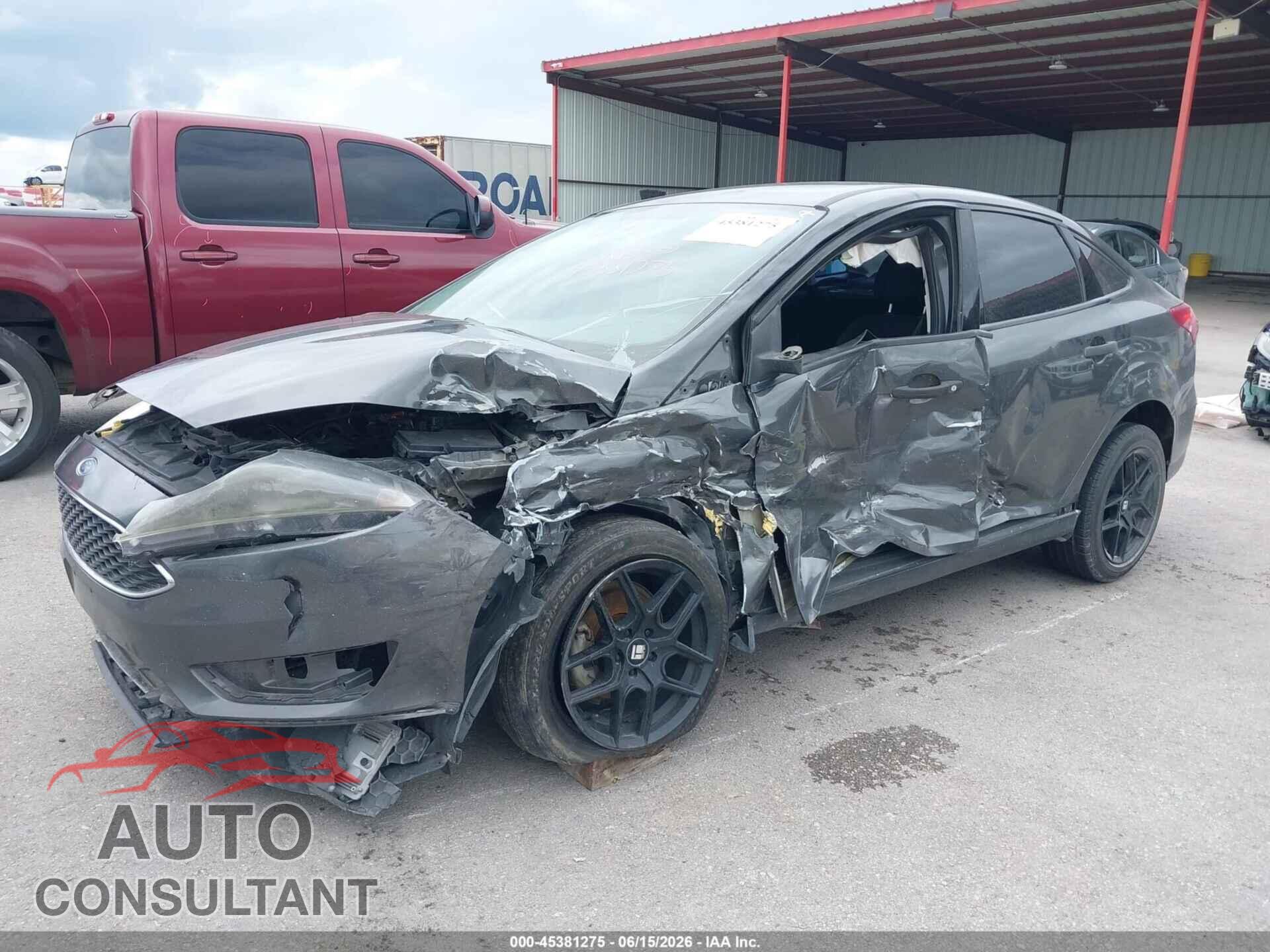 FORD FOCUS 2017 - 1FADP3E23HL318641