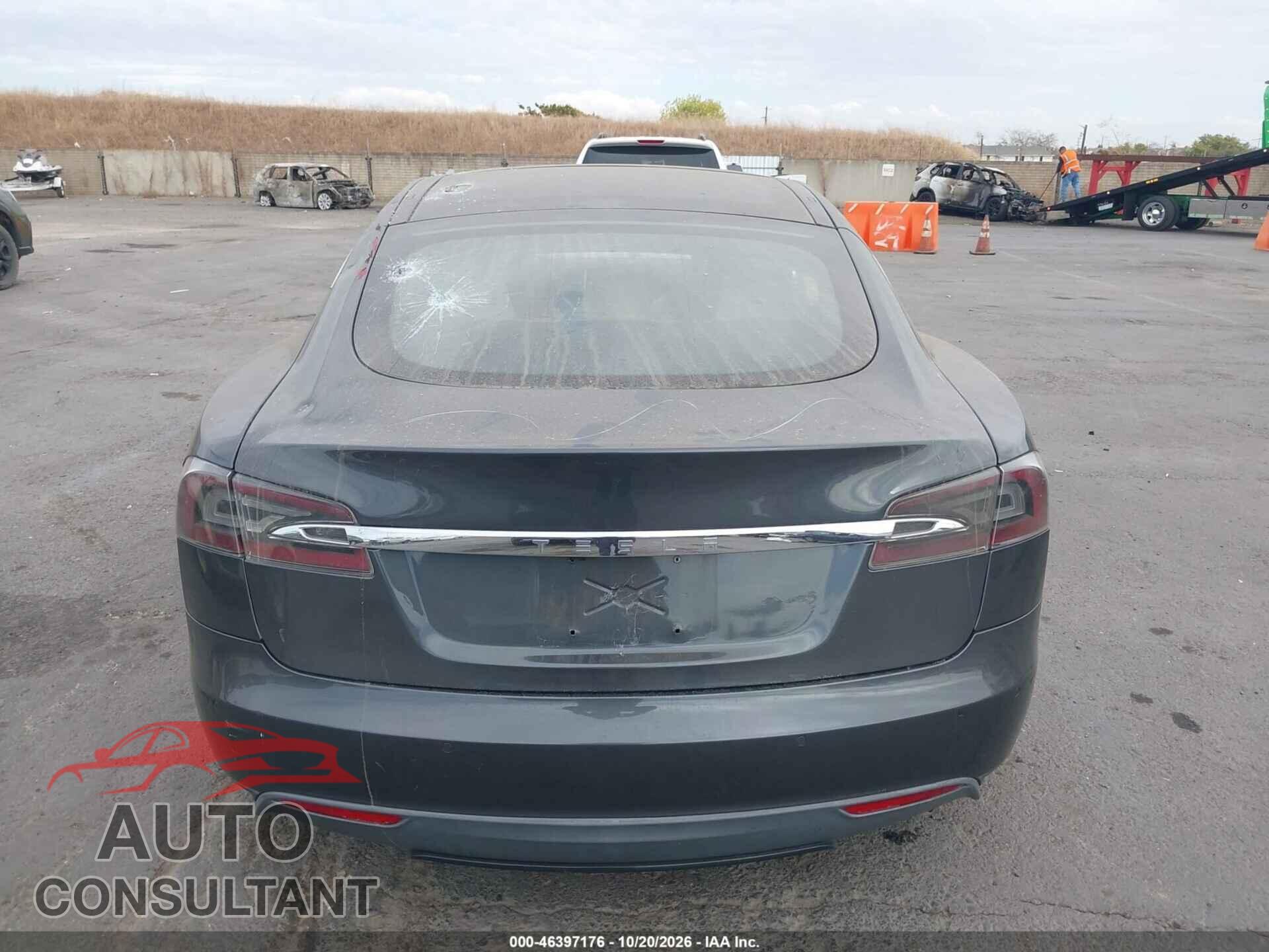 TESLA MODEL S 2015 - 5YJSA1E13FF117367