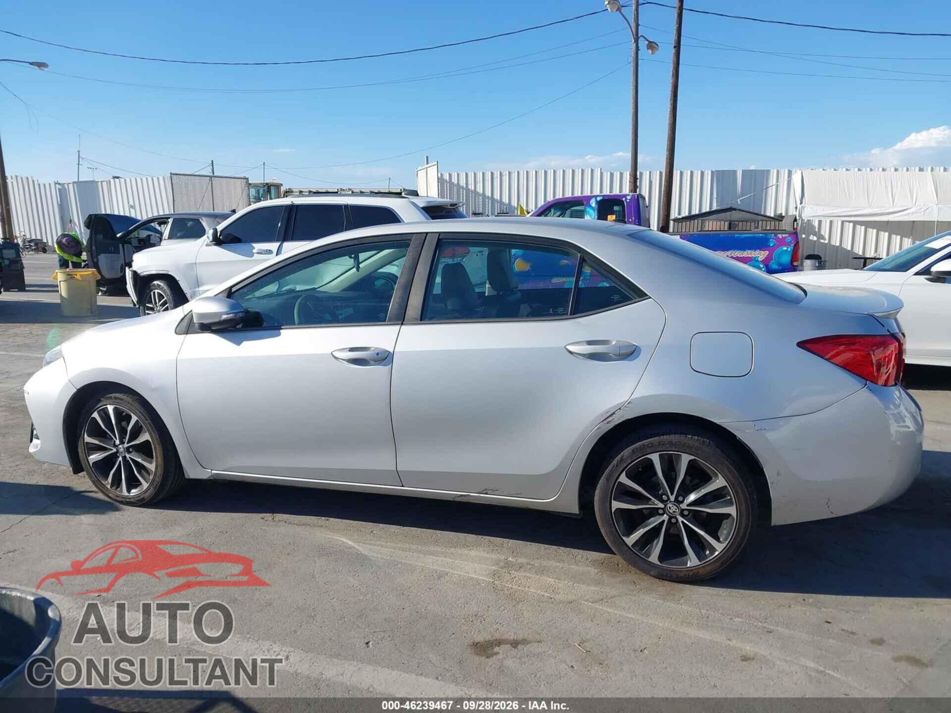 TOYOTA COROLLA 2018 - 5YFBURHE9JP785837
