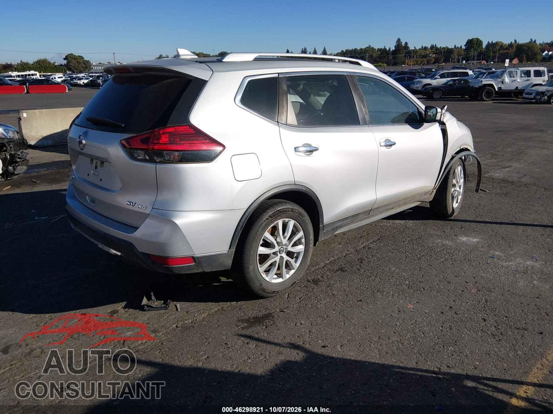 NISSAN ROGUE 2017 - KNMAT2MV2HP543799