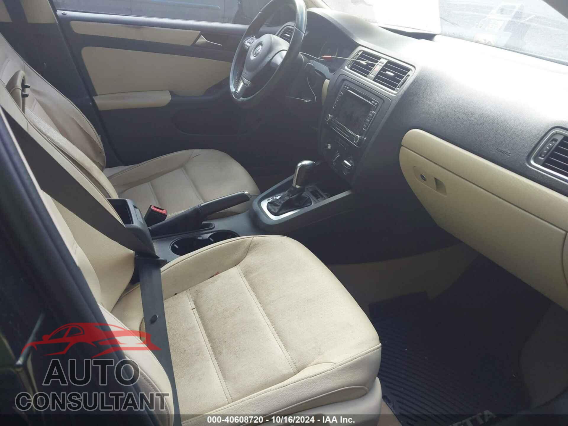 VOLKSWAGEN JETTA 2012 - 3VWDP7AJ5CM337548