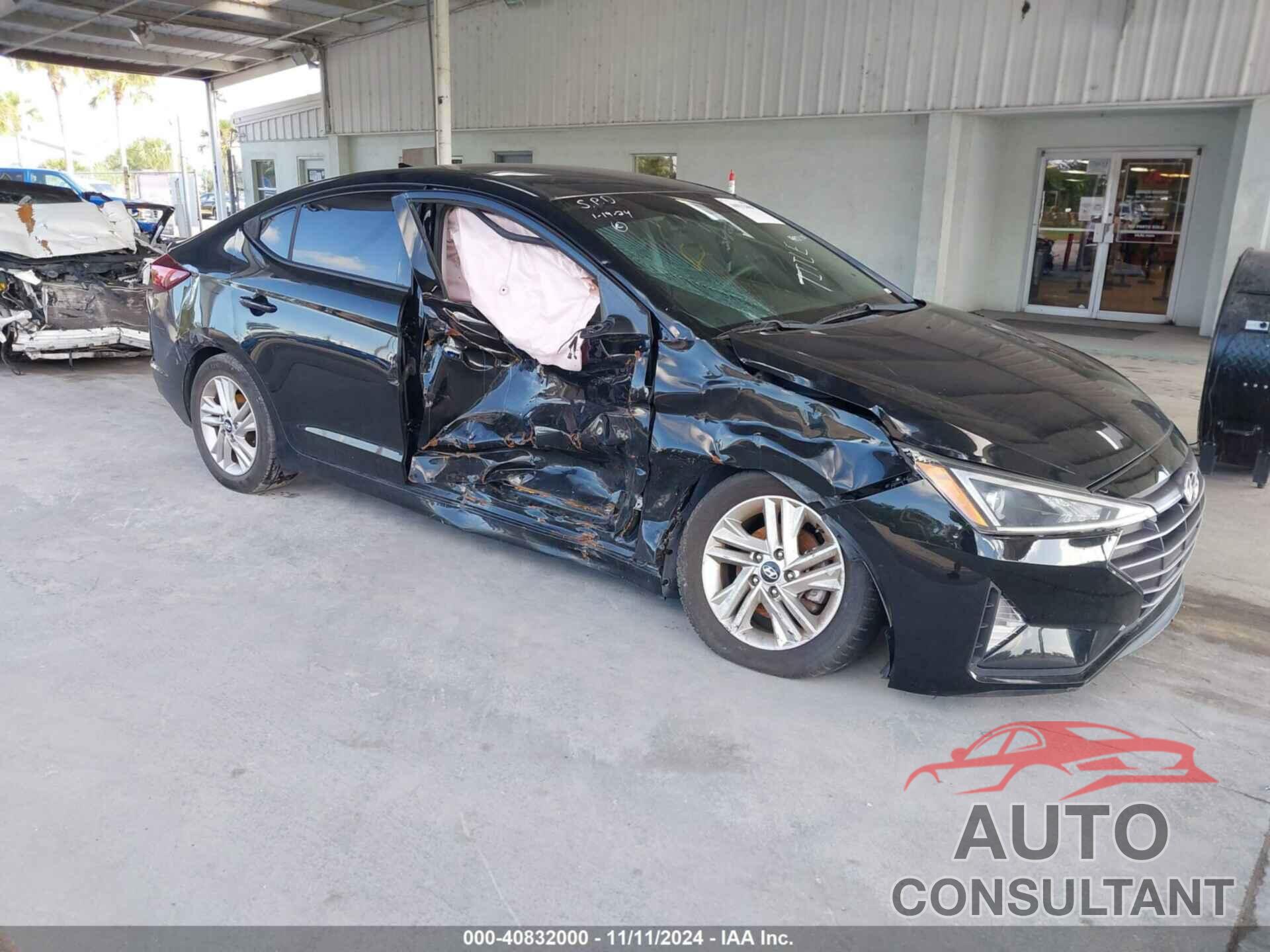 HYUNDAI ELANTRA 2019 - 5NPD84LF0KH440338