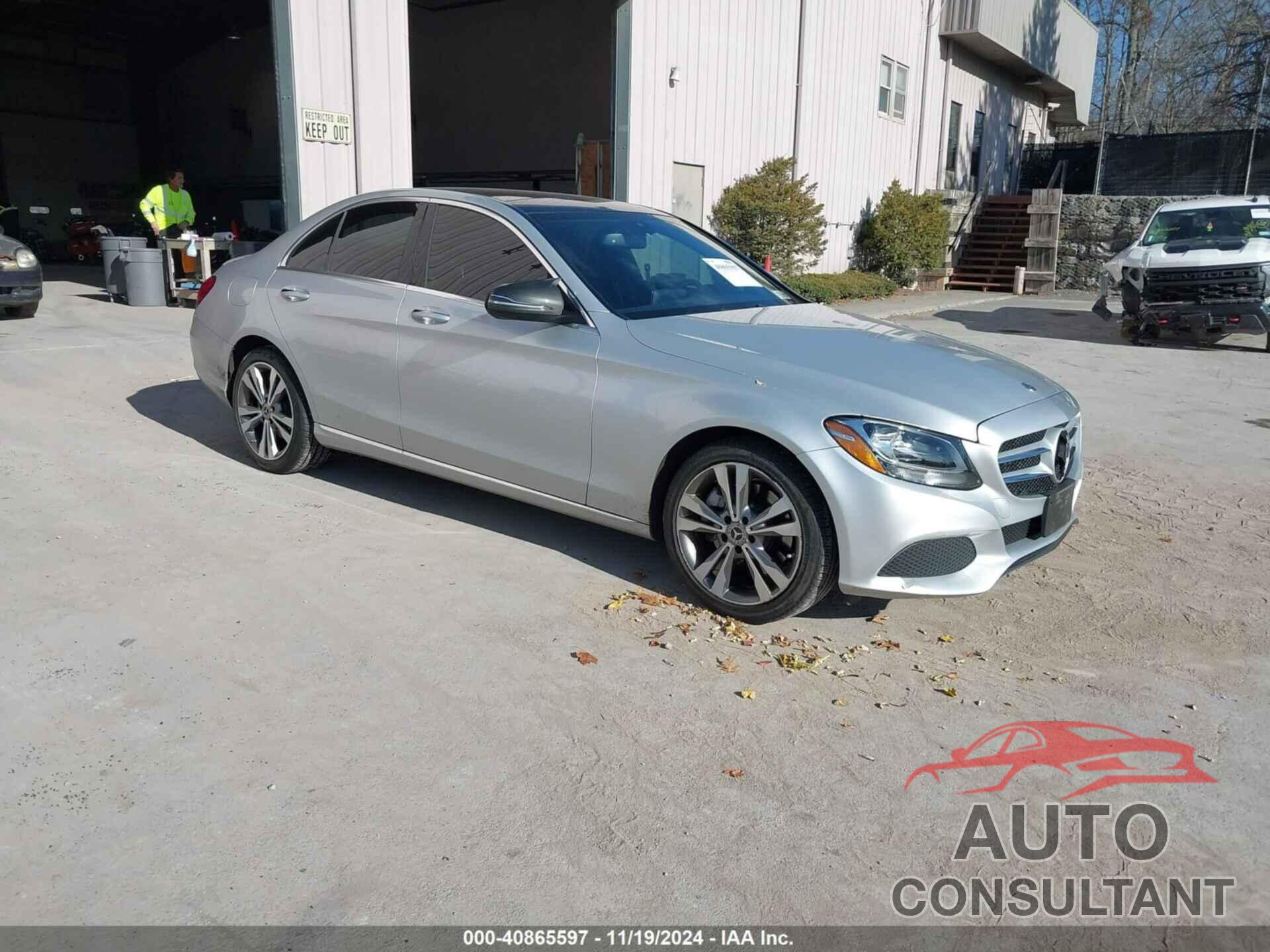 MERCEDES-BENZ C 300 2018 - 55SWF4KB9JU268223