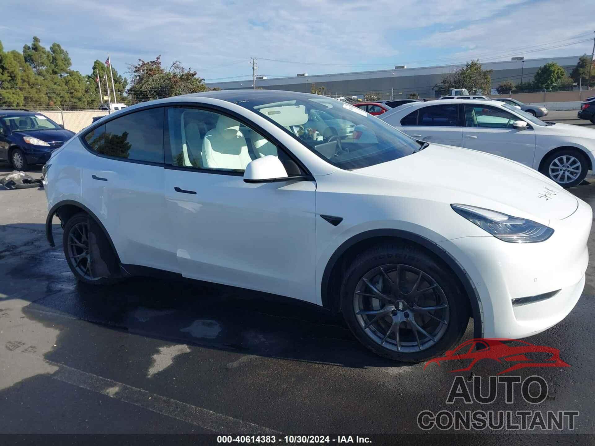 TESLA MODEL Y 2020 - 5YJYGDEF3LF023104