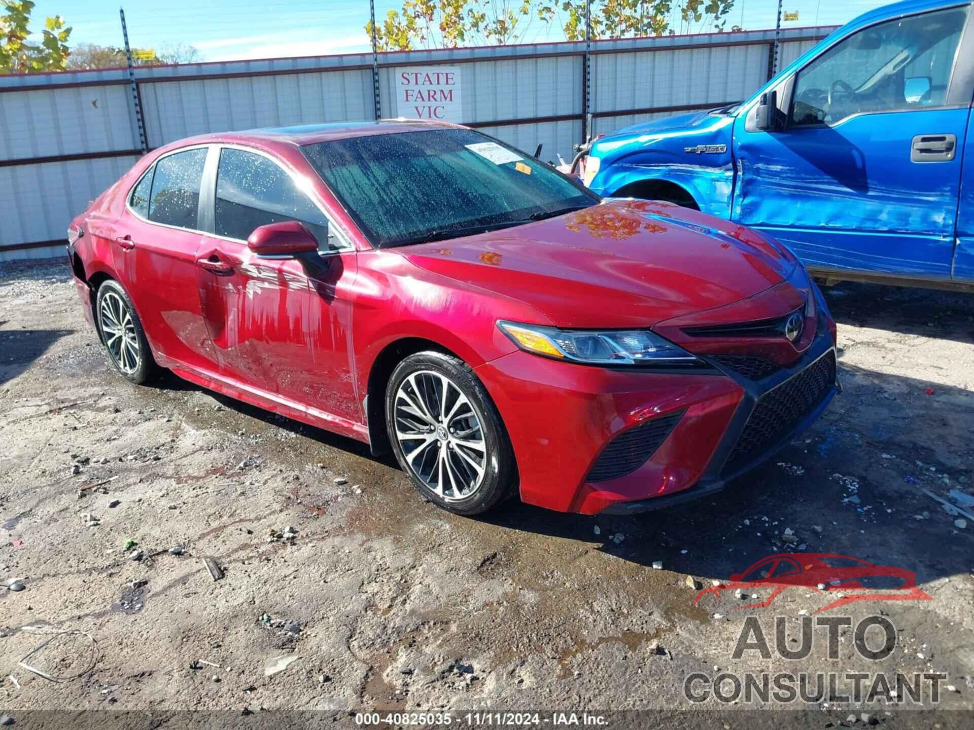 TOYOTA CAMRY 2018 - 4T1B11HK2JU516741