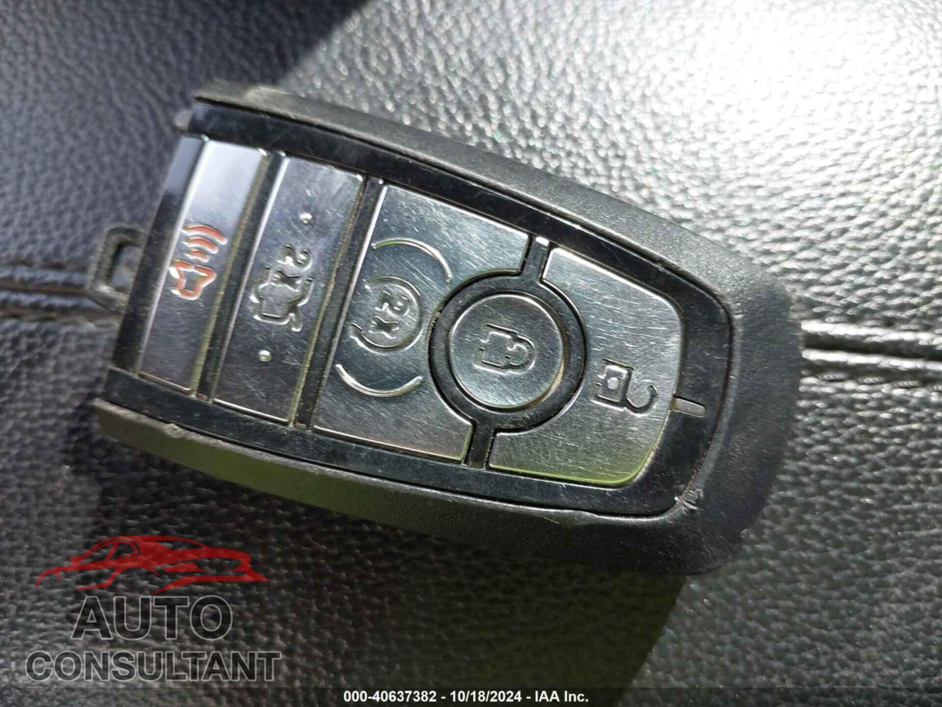FORD MUSTANG 2018 - 1FATP8UH7J5142525