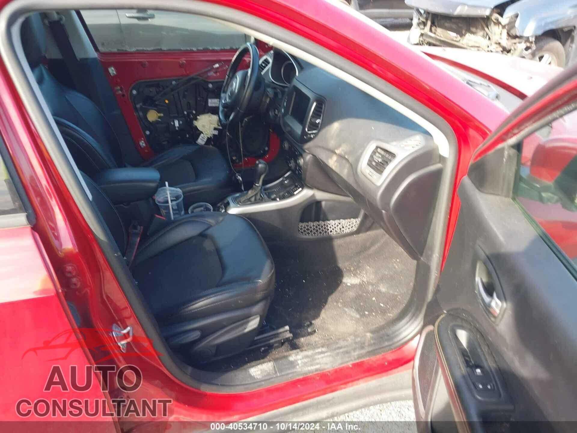 JEEP COMPASS 2018 - 3C4NJDBB2JT401515