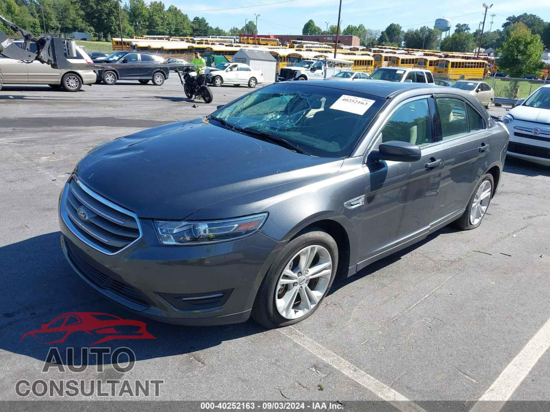 FORD TAURUS 2017 - 1FAHP2E86HG144296