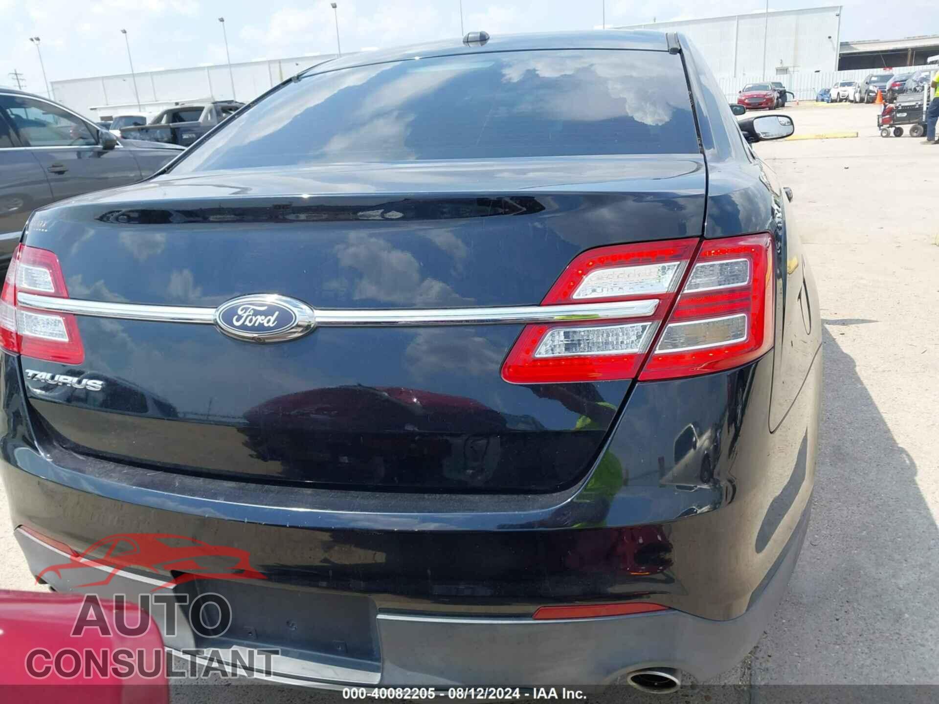 FORD TAURUS 2017 - 1FAHP2D82HG122278