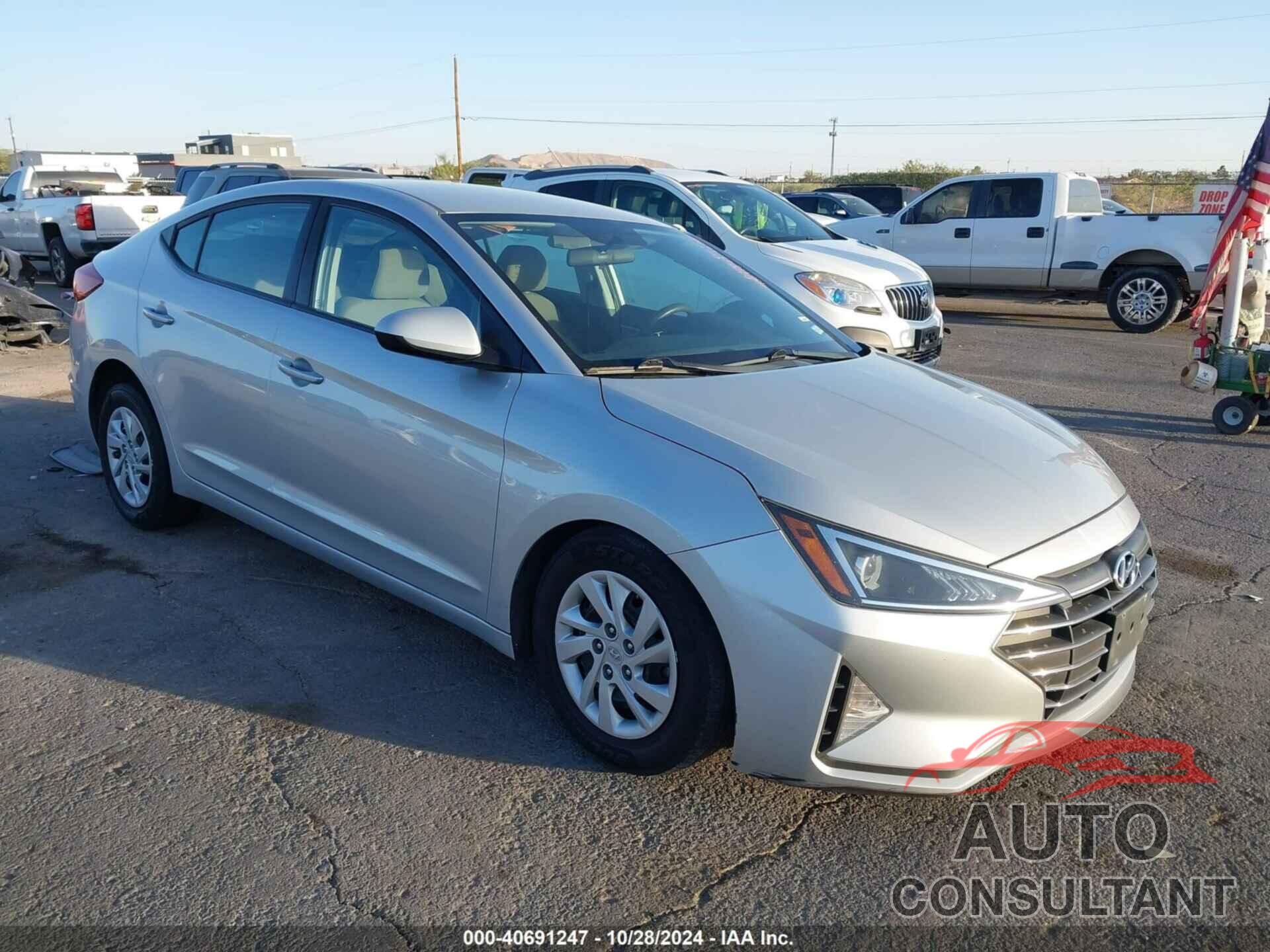 HYUNDAI ELANTRA 2019 - 5NPD74LF2KH492654