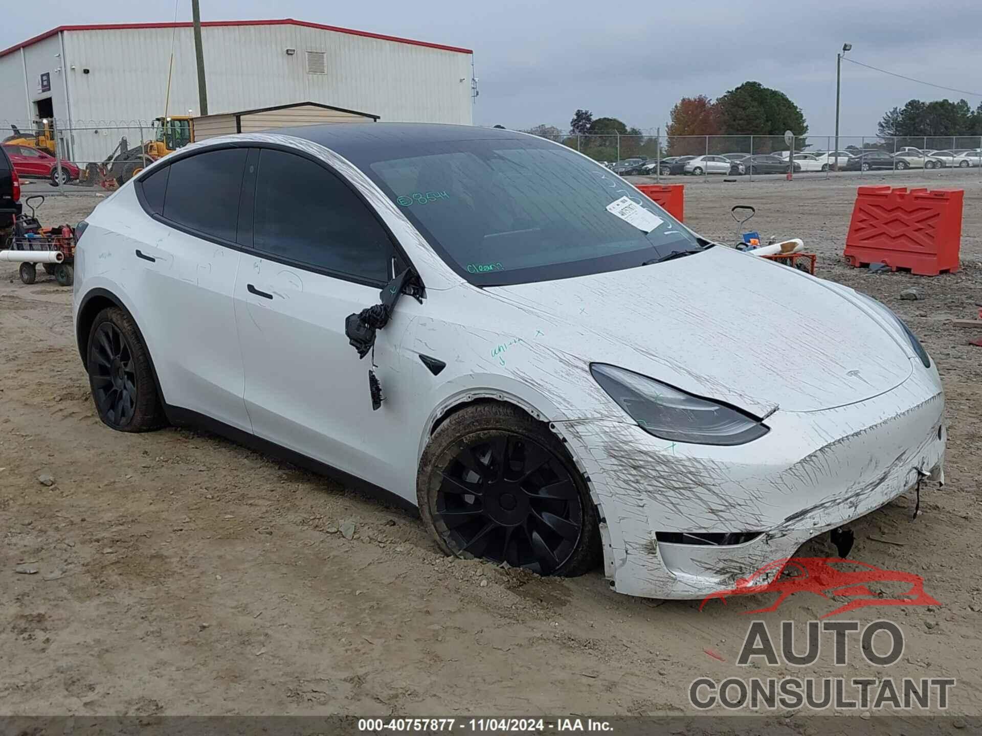 TESLA MODEL Y 2023 - 7SAYGDEE5PF753337