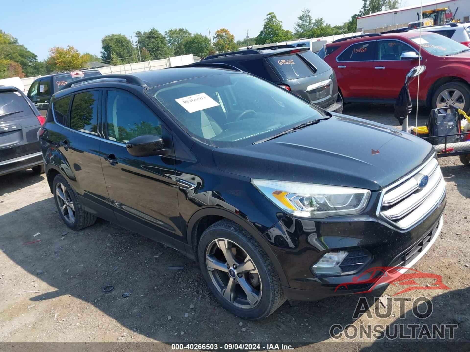 FORD ESCAPE 2017 - 1FMCU0GD5HUD38925